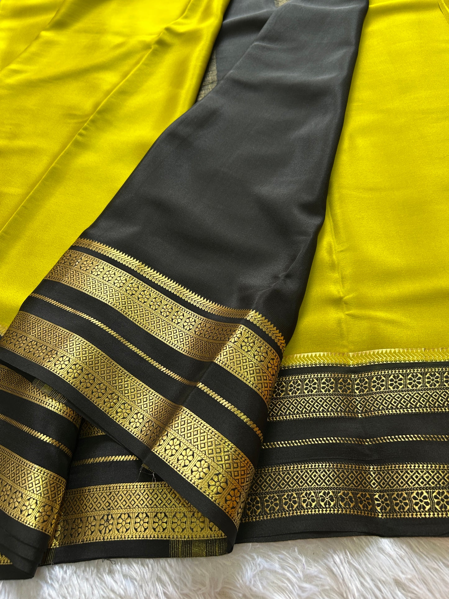 Raagini (2D) : Olive-black