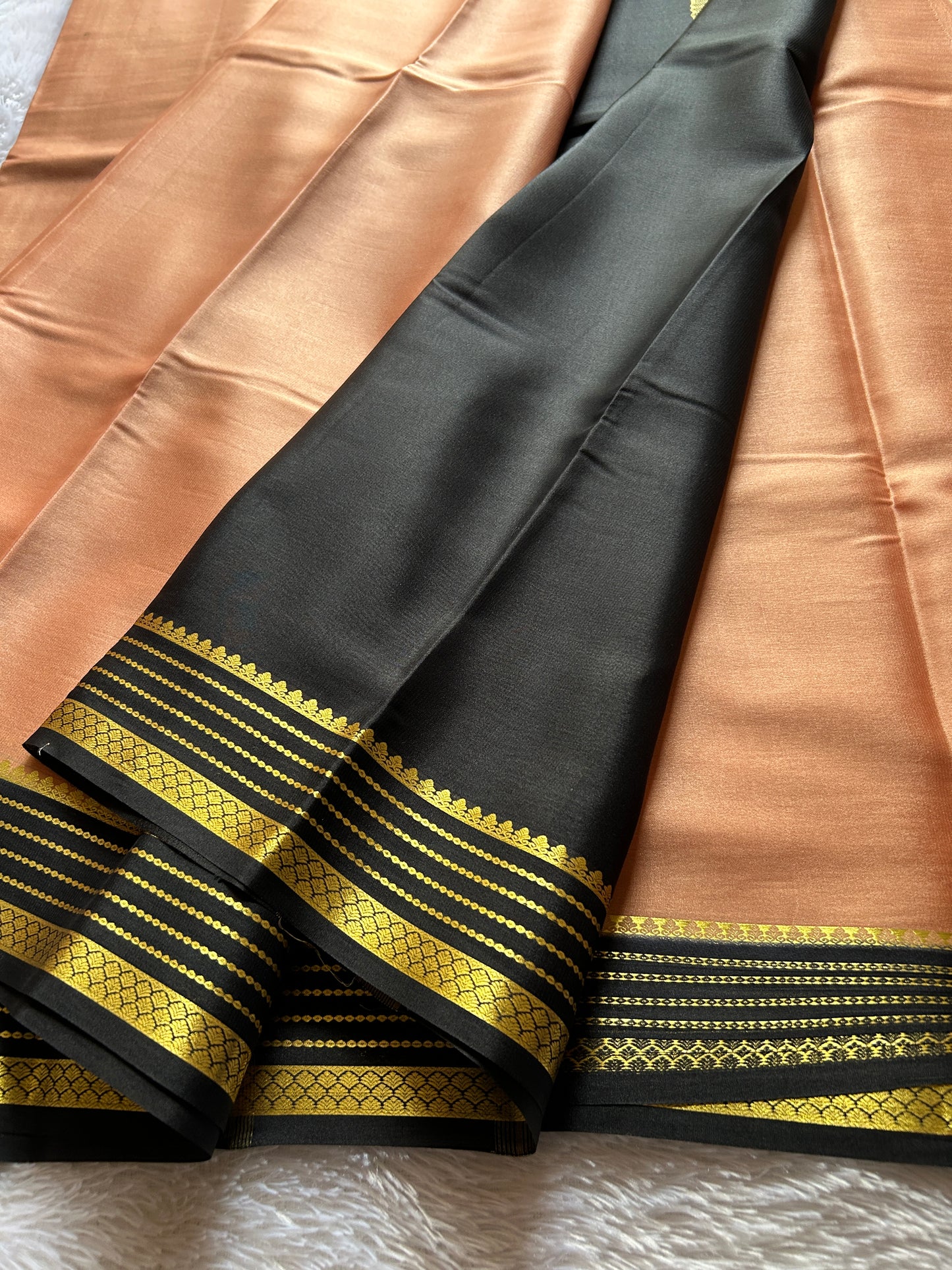 Lekhana (2D) : Light peach-black