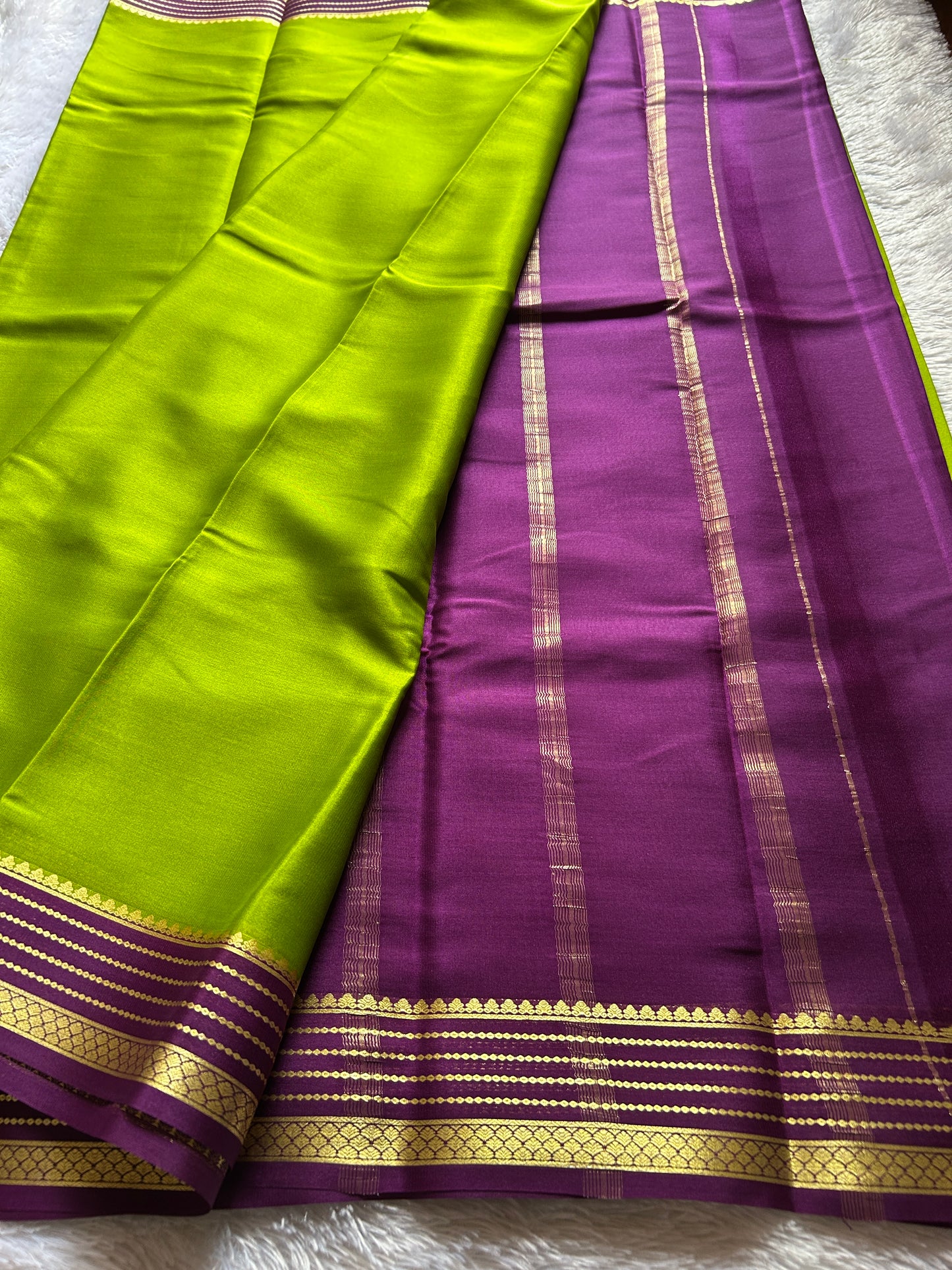 Lekhana (2D) : Mehendi green-magenta