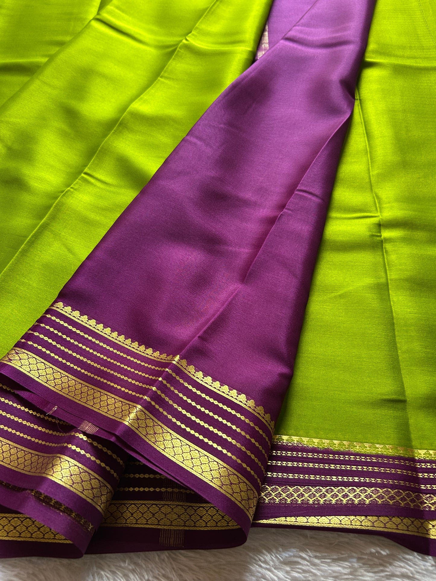 Lekhana (2D) : Mehendi green-magenta