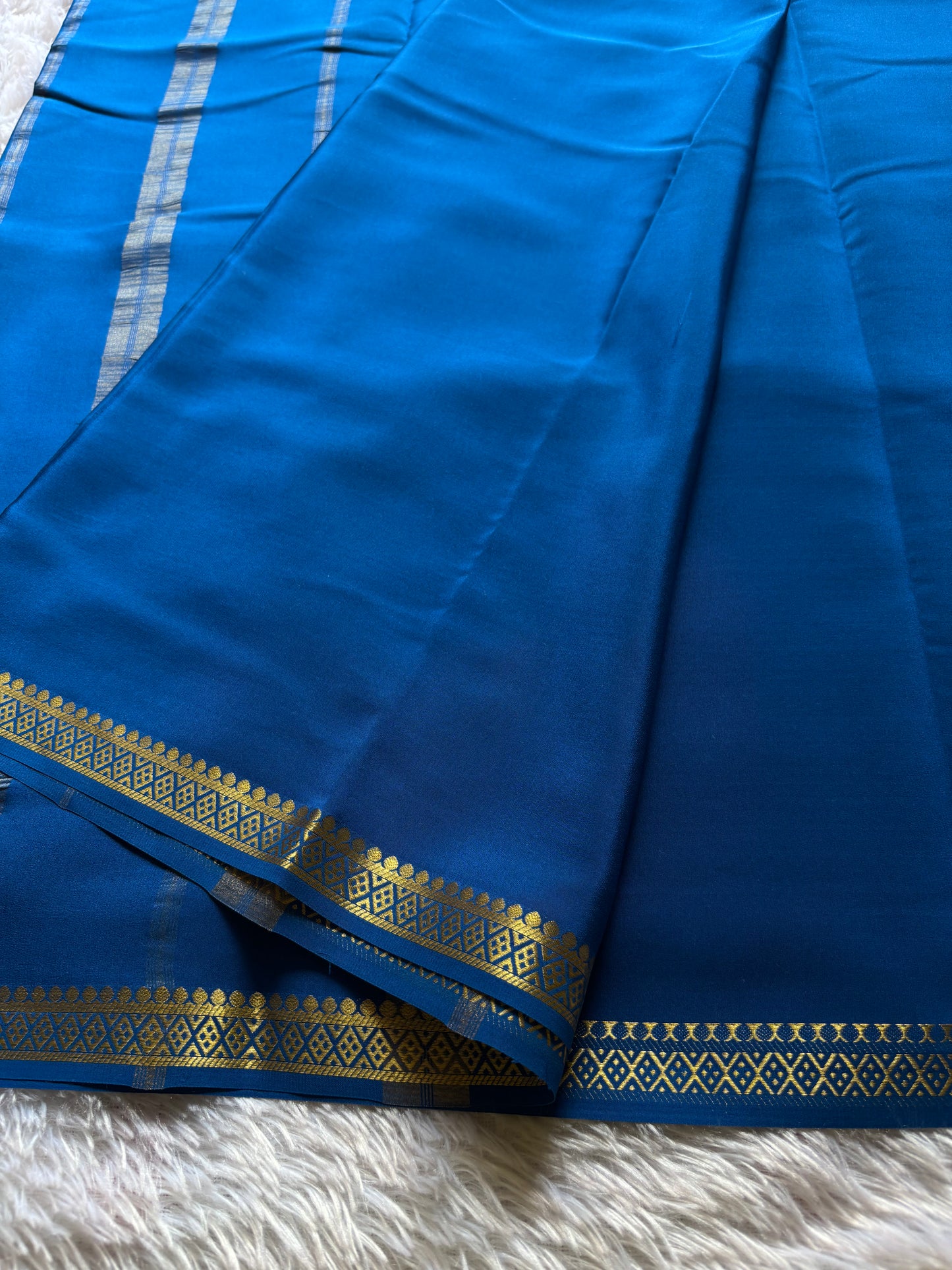 Nikhila : Solid Dark blue