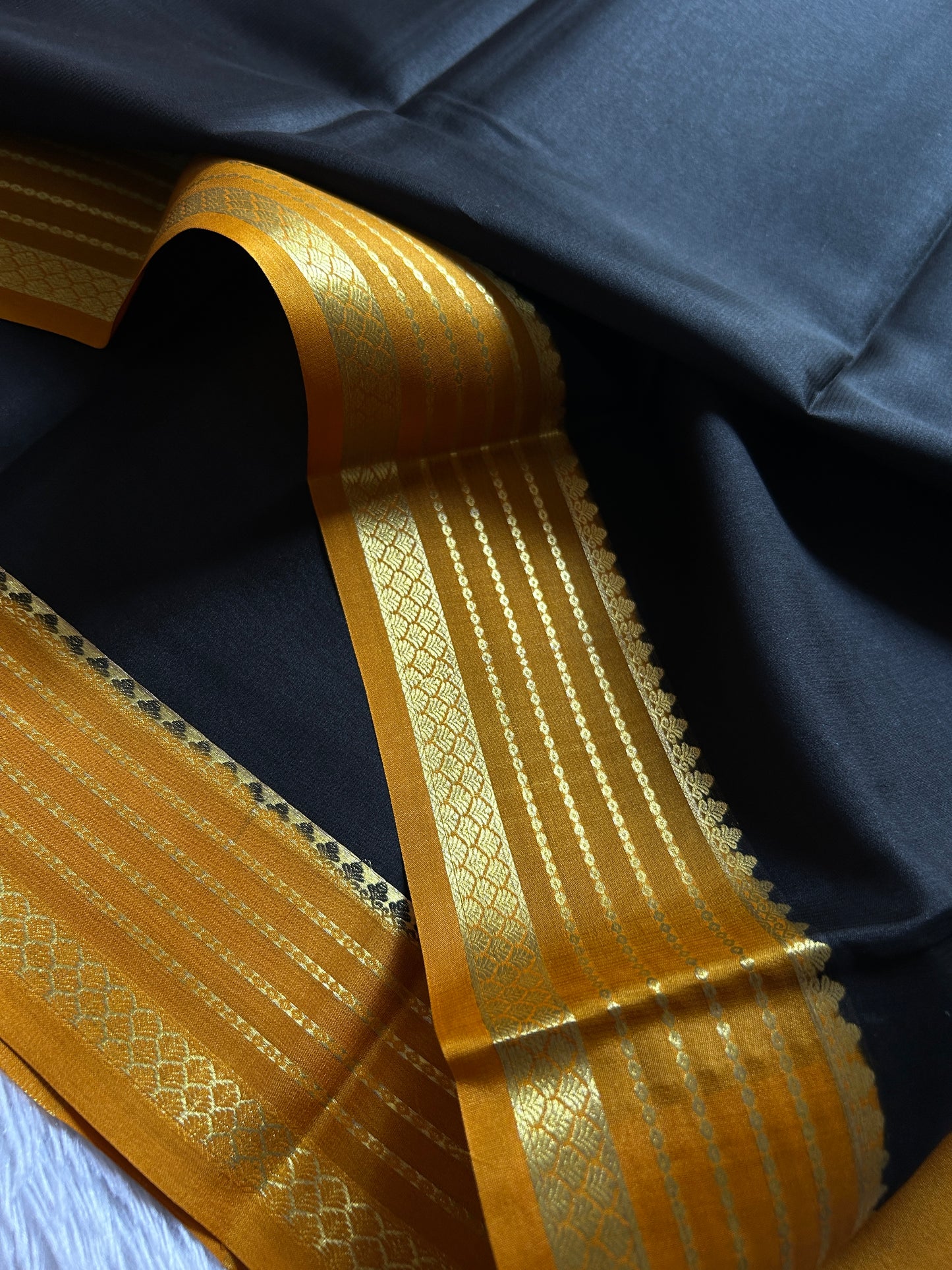 Lekhana (2D) : Black-mustard