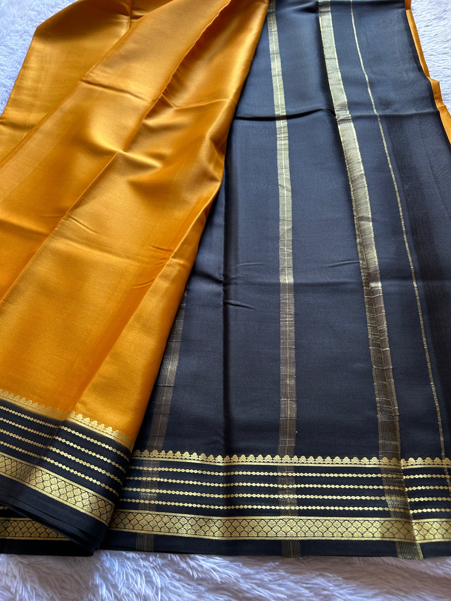 Lekhana (2D) : Golden yellow-black