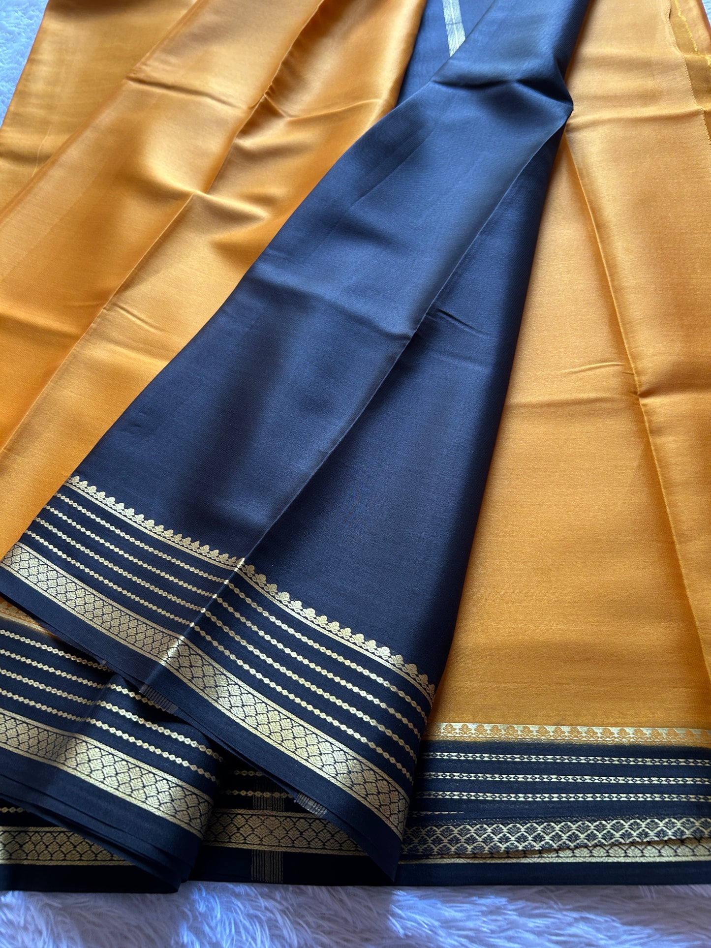 Lekhana (2D) : Golden yellow-black