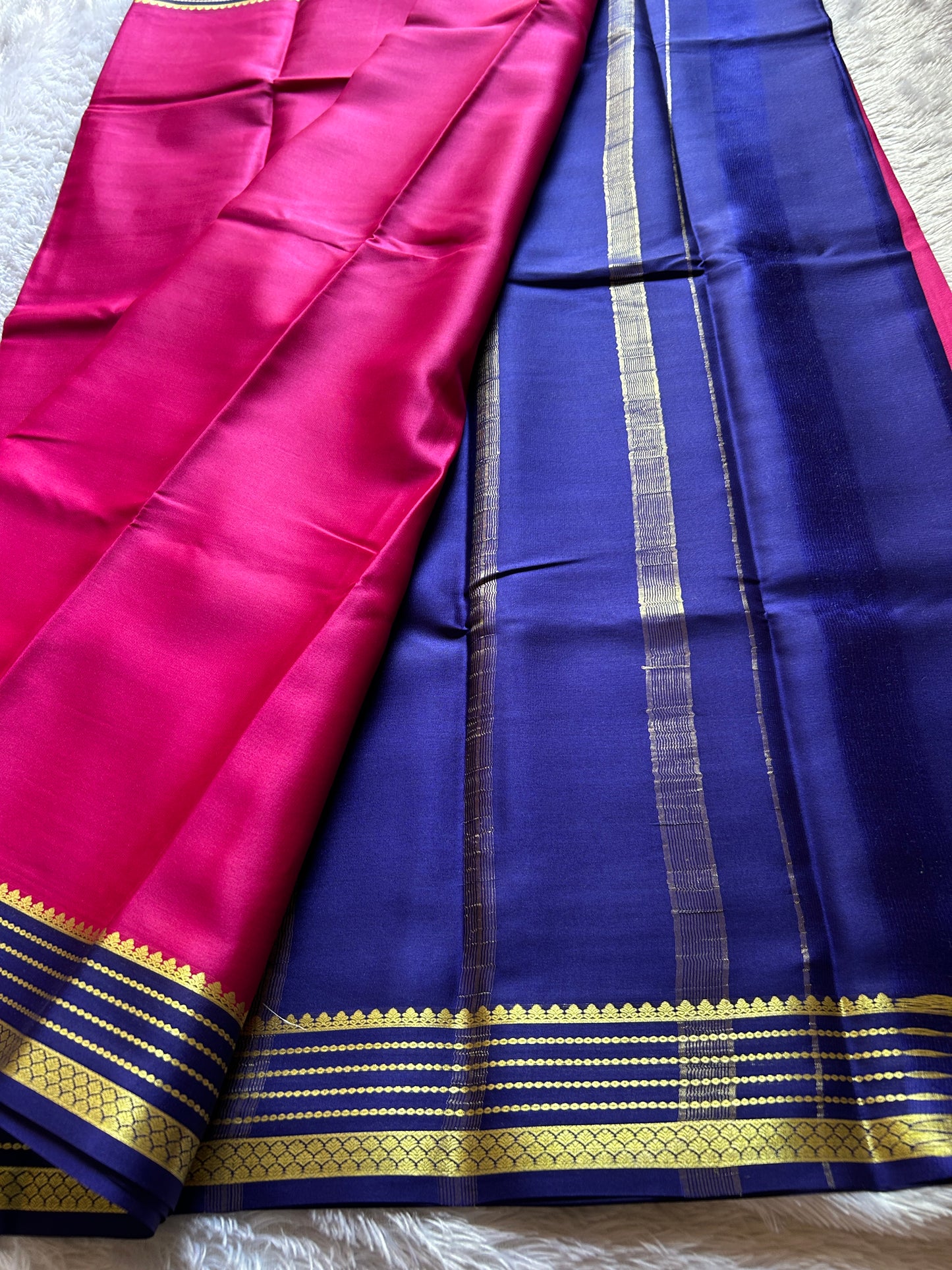 Lekhana (2D) : Pink-navy blue