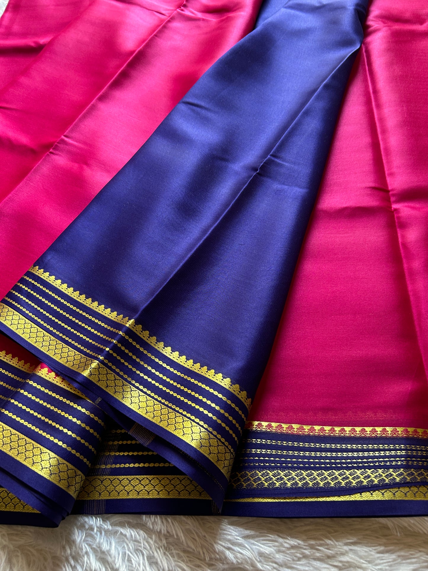 Lekhana (2D) : Pink-navy blue