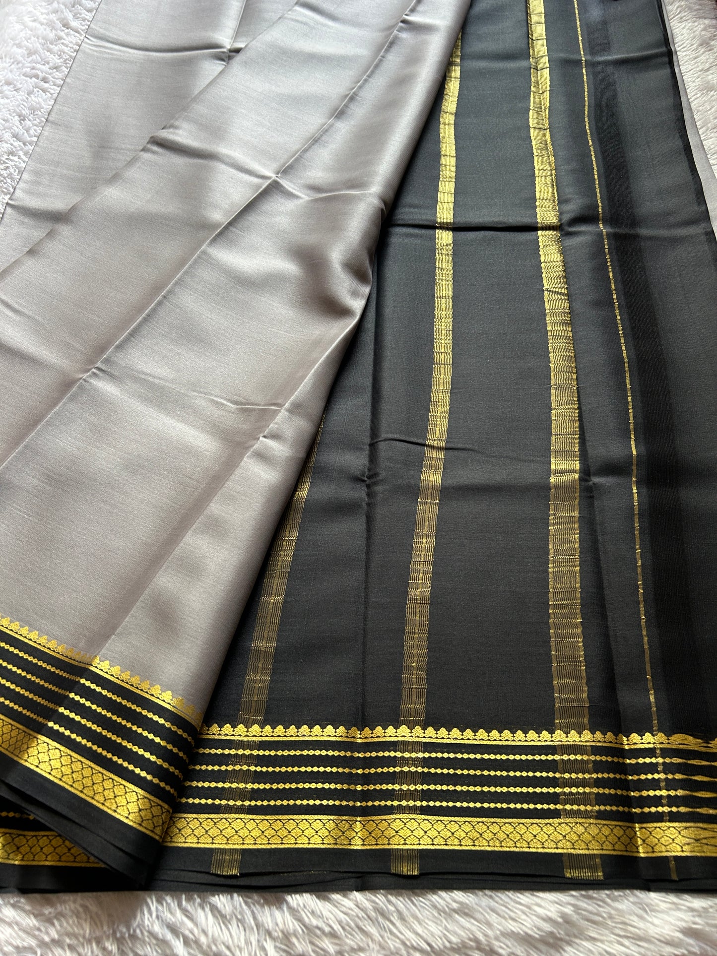 Lekhana (2D) : Grey-black