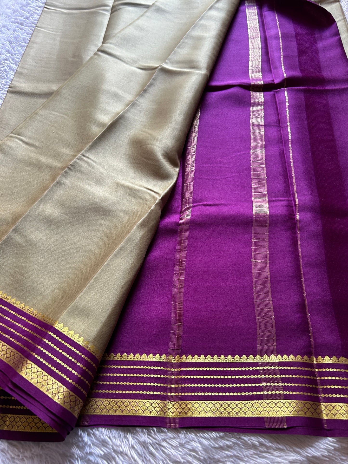 Lekhana (2D) : Light Beige-magenta
