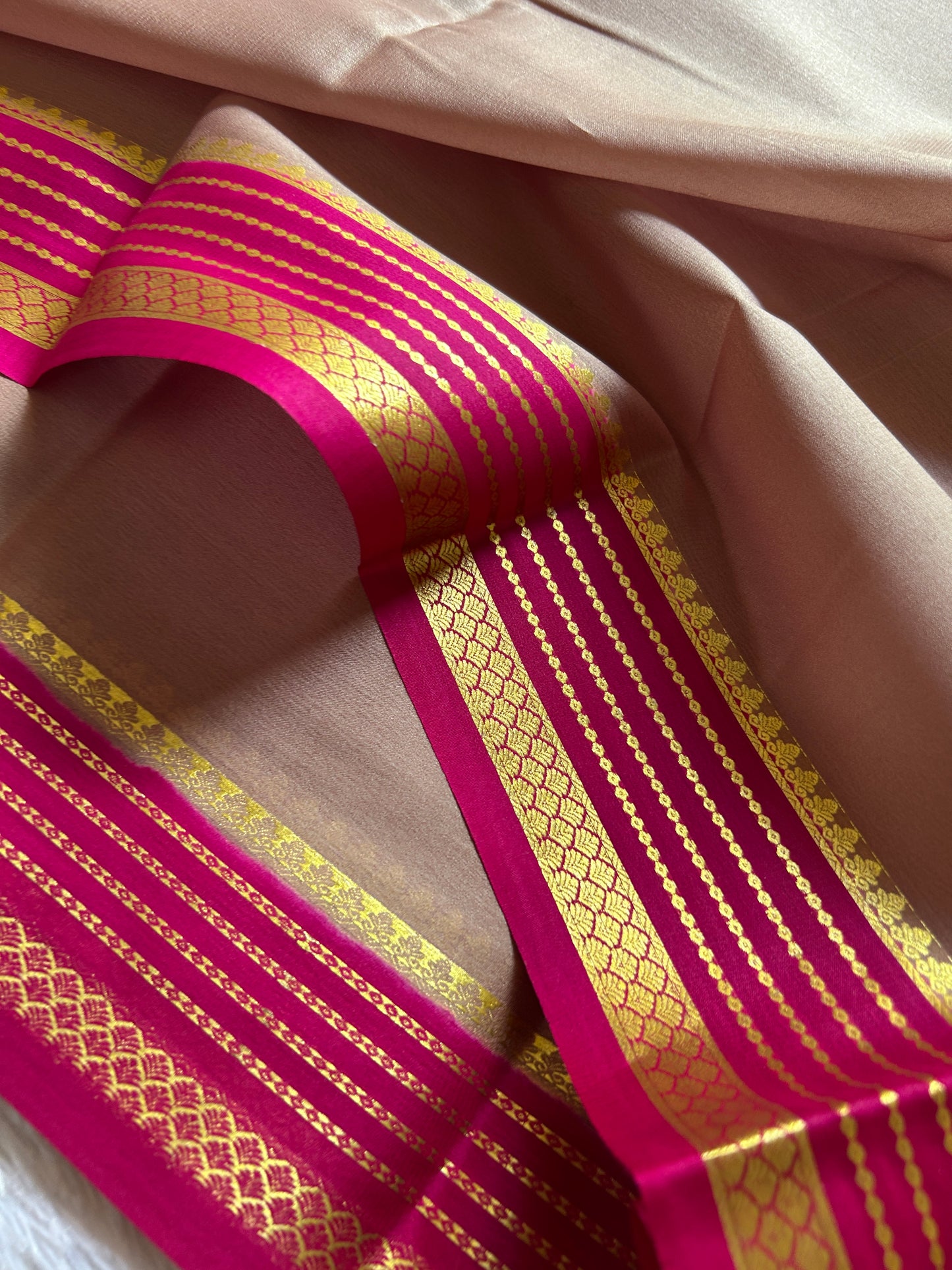 Lekhana (2D) : Peach beige-pink