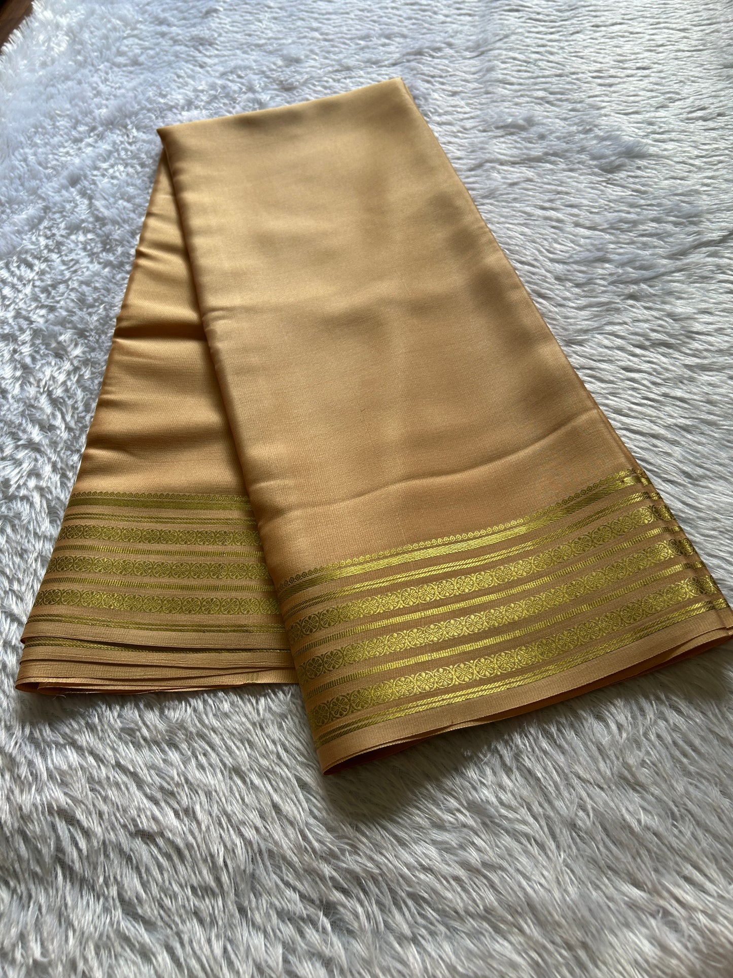 Pushpa - solid beige