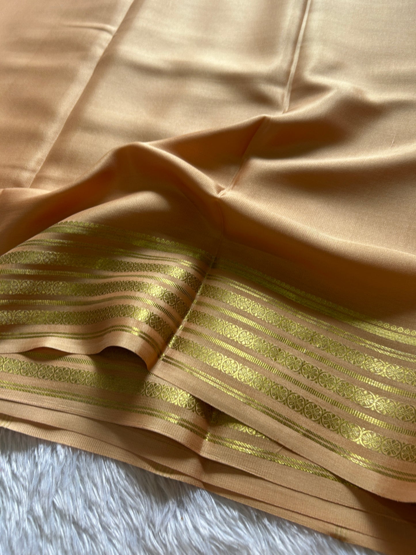 Pushpa - solid beige
