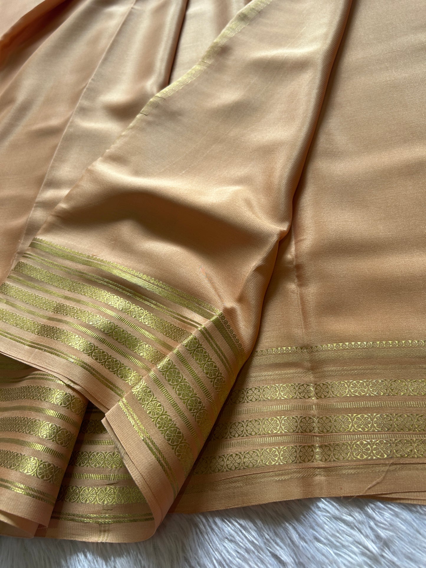Pushpa - solid beige