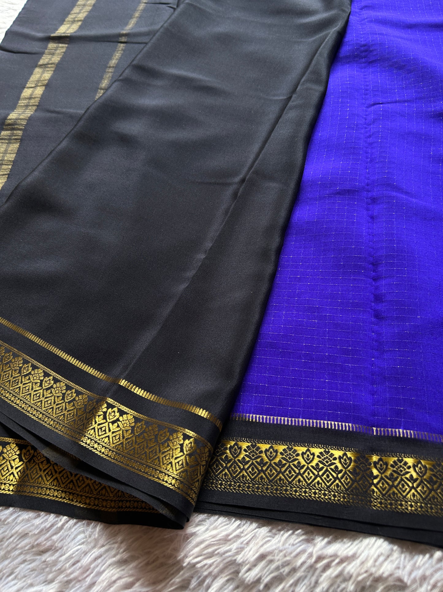 Vishakha (2D) : Royal blue-black