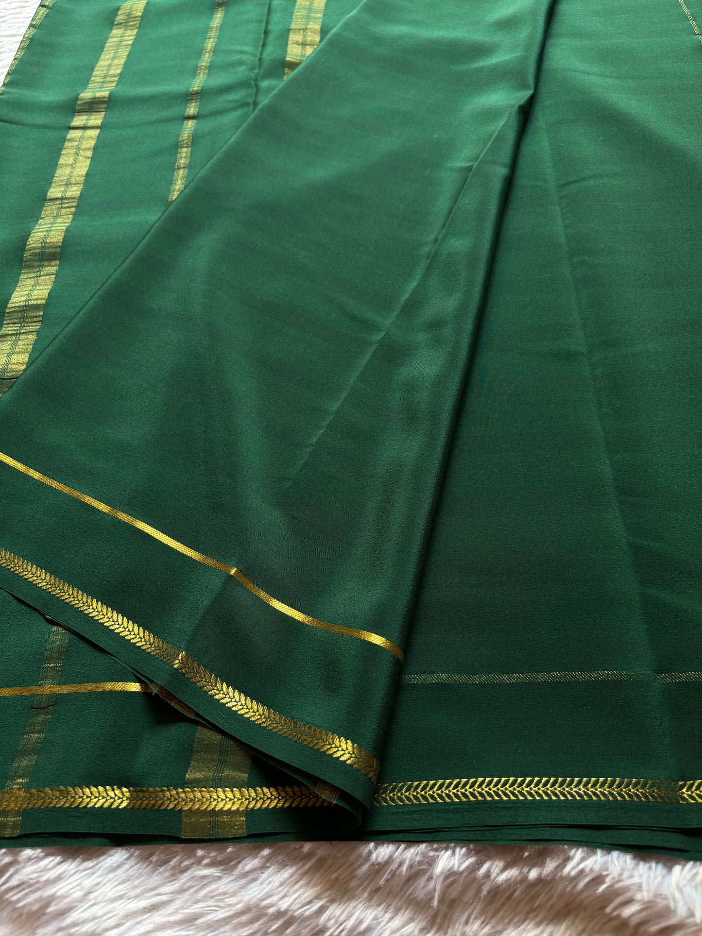 Vinaya : Solid Bottle green