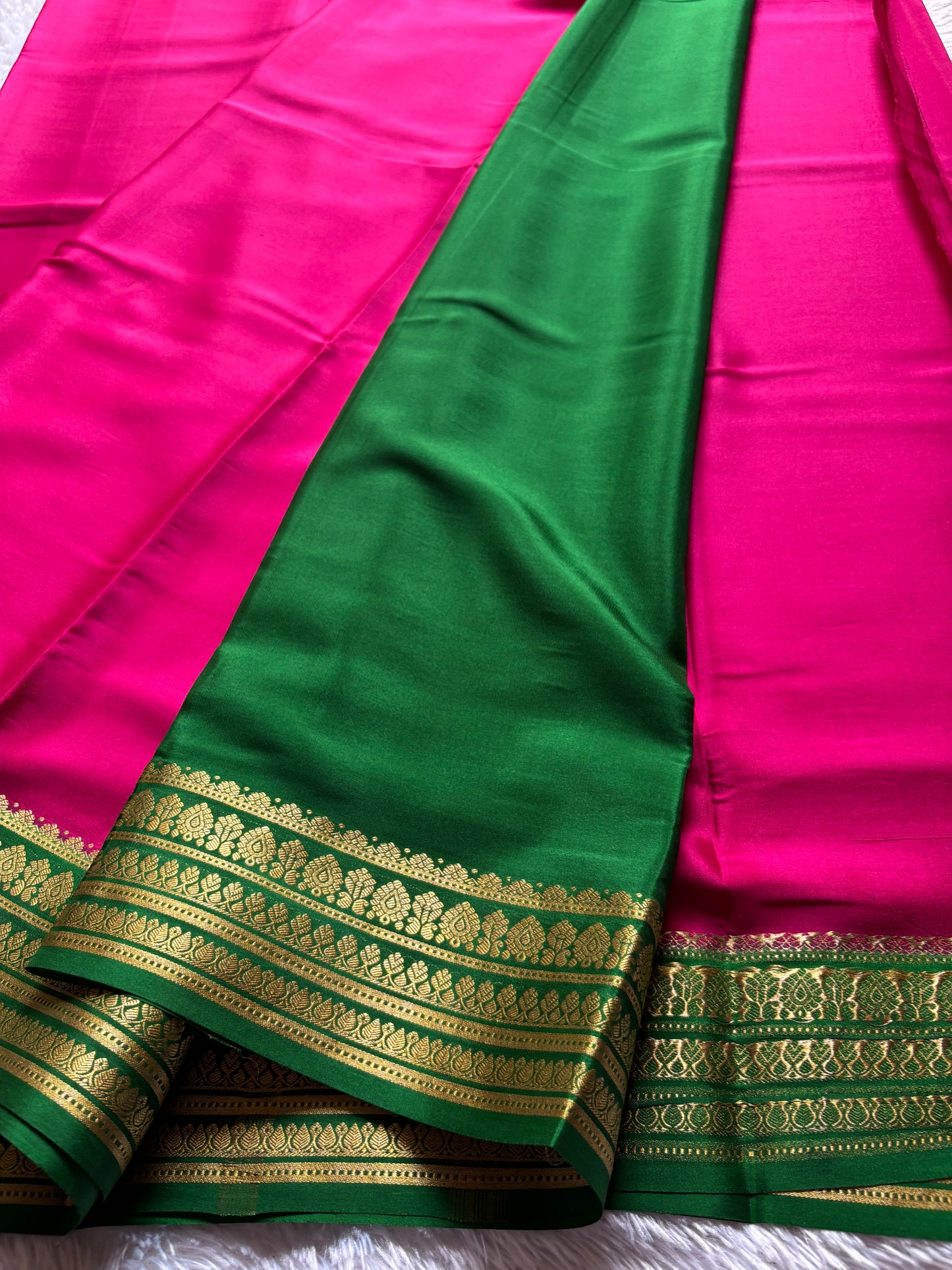 Manasa (2D) : Pink-green