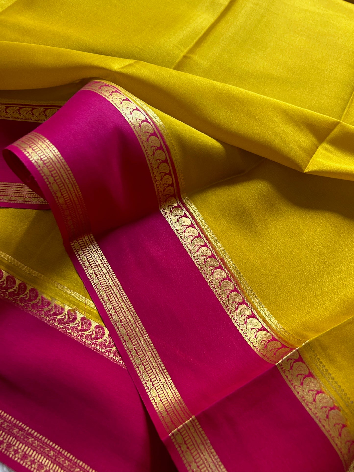 Arathi (2D) : Yellow-pink
