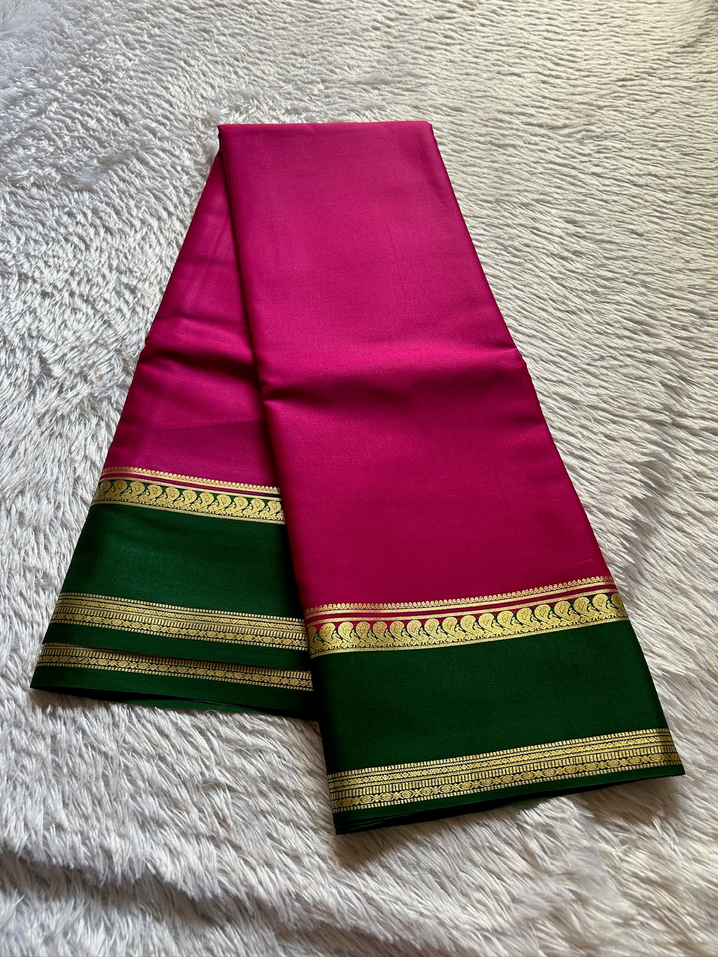 Arathi (2D) : Pink-bottle green