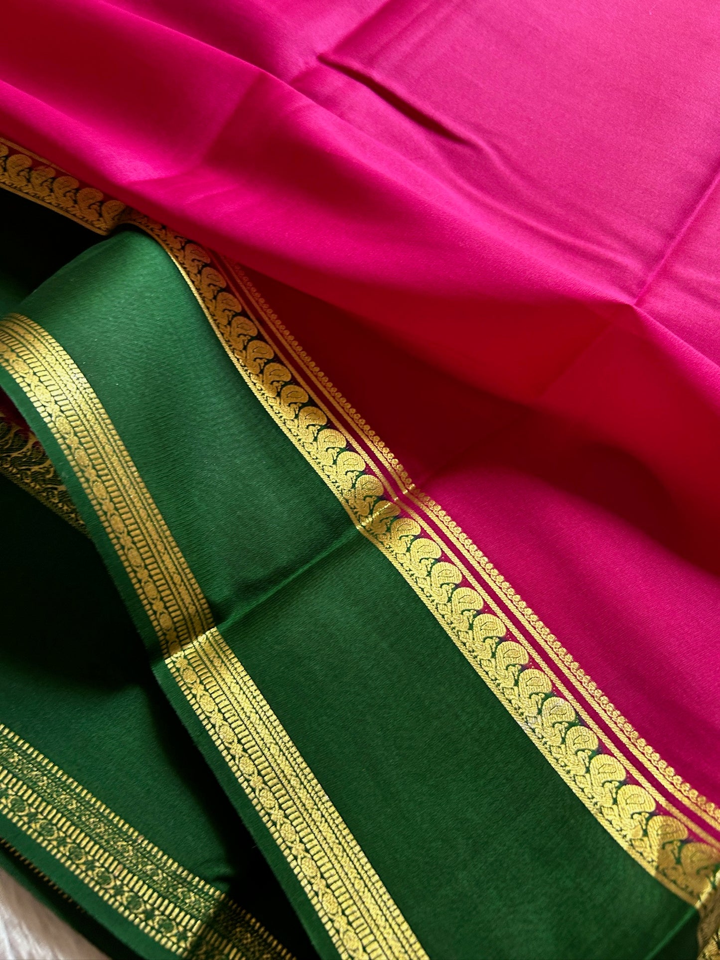 Arathi (2D) : Pink-bottle green