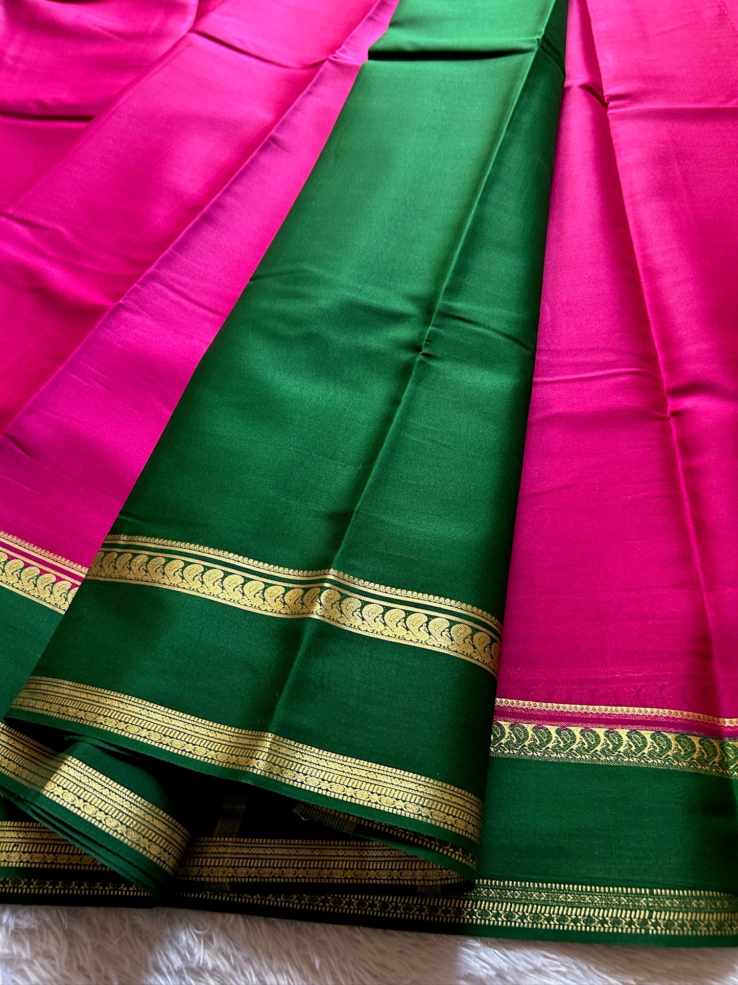 Arathi (2D) : Pink-bottle green