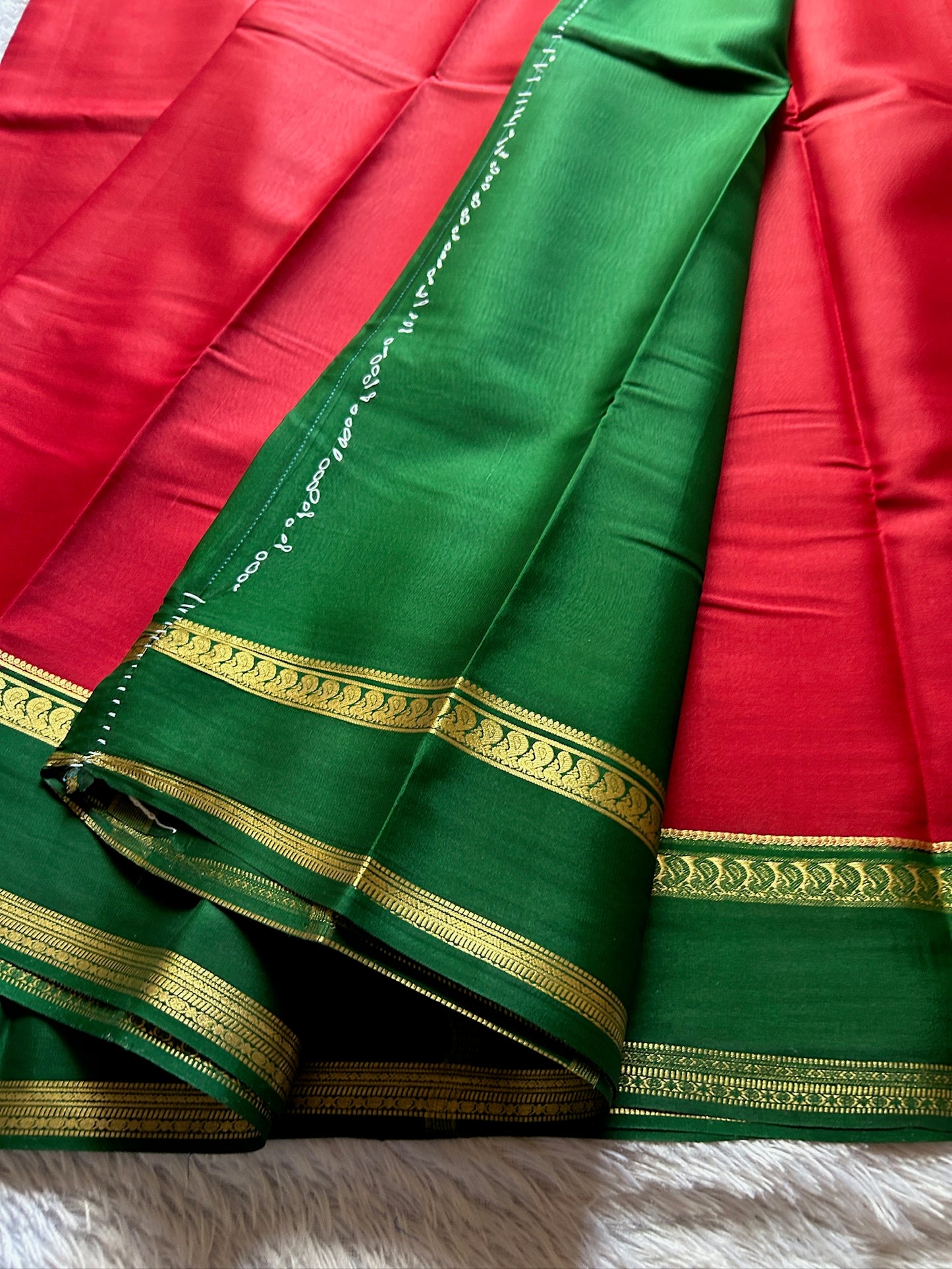 Arathi (2D) : Red-bottle green