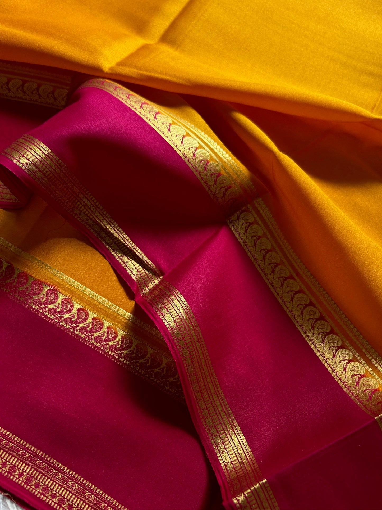 Arathi (2D) : Golden yellow-pink