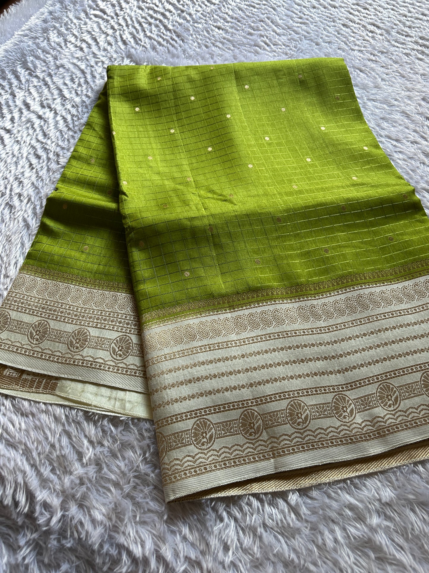Semi Soft Silk (2D) : Mehendi green-off white