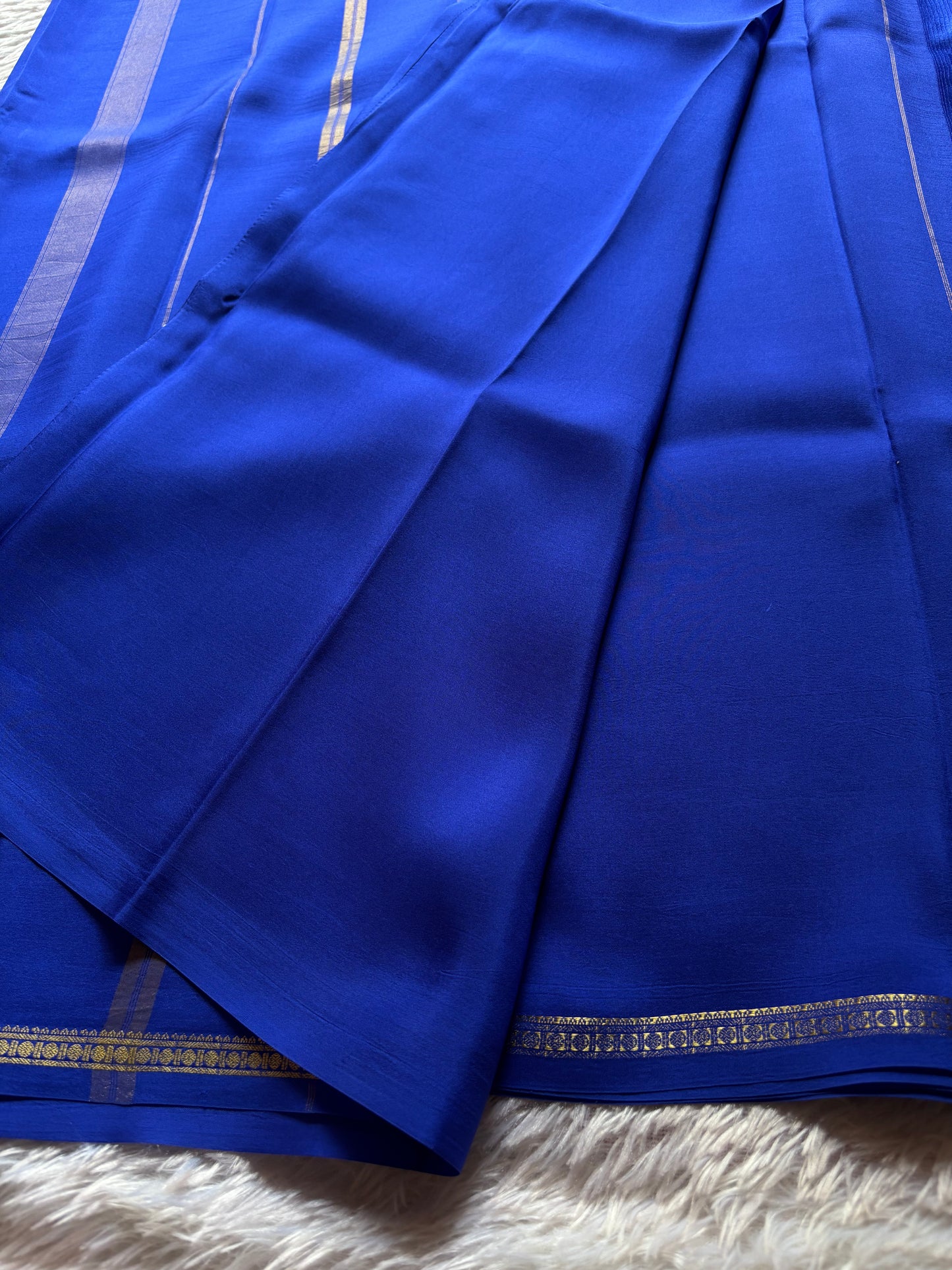Sumukhi : Solid Royal blue