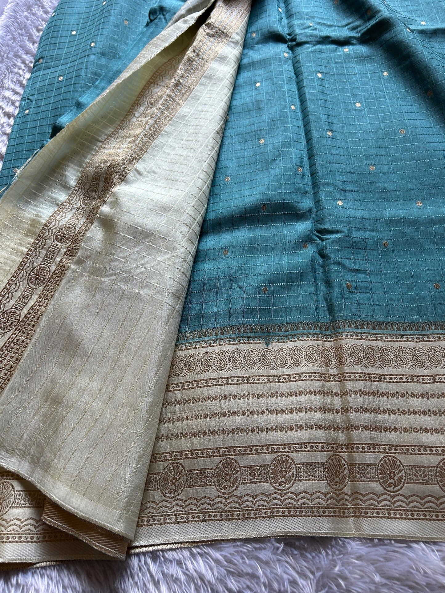 Semi Soft Silk (2D) : Teal blue-off white