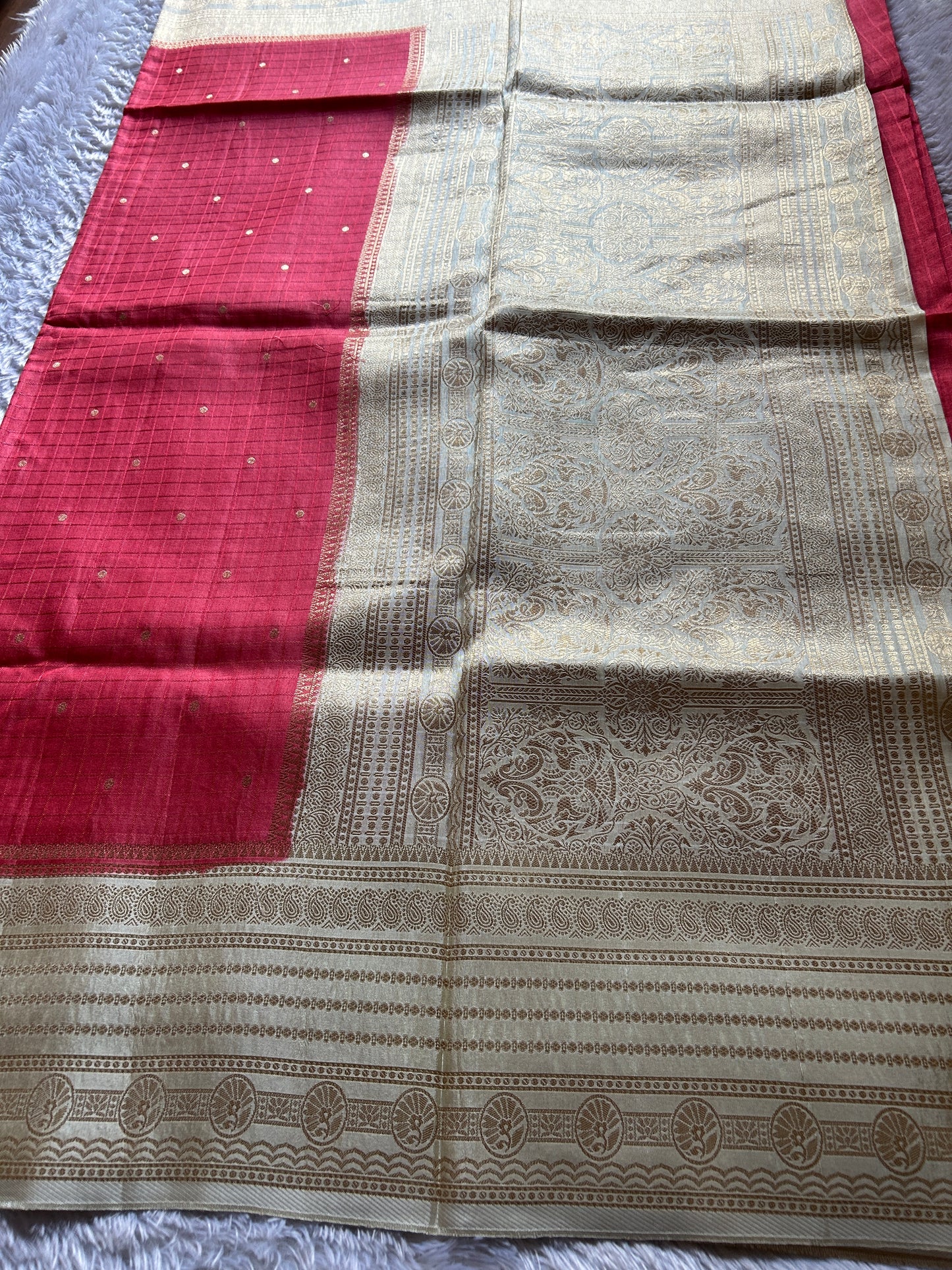 Semi Soft Silk (2D) : Red-off white