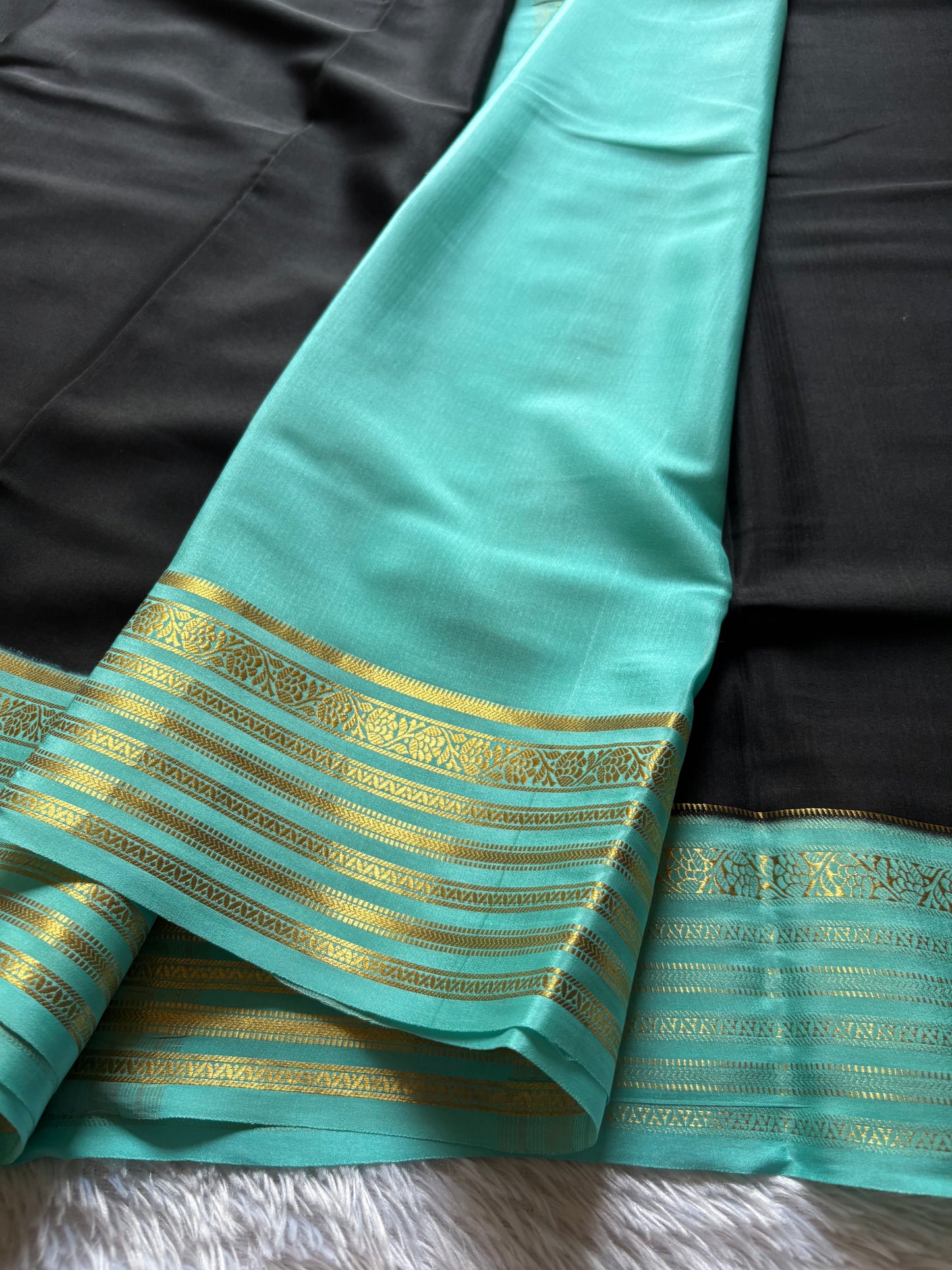 Kala (2D) : Black-sea blue
