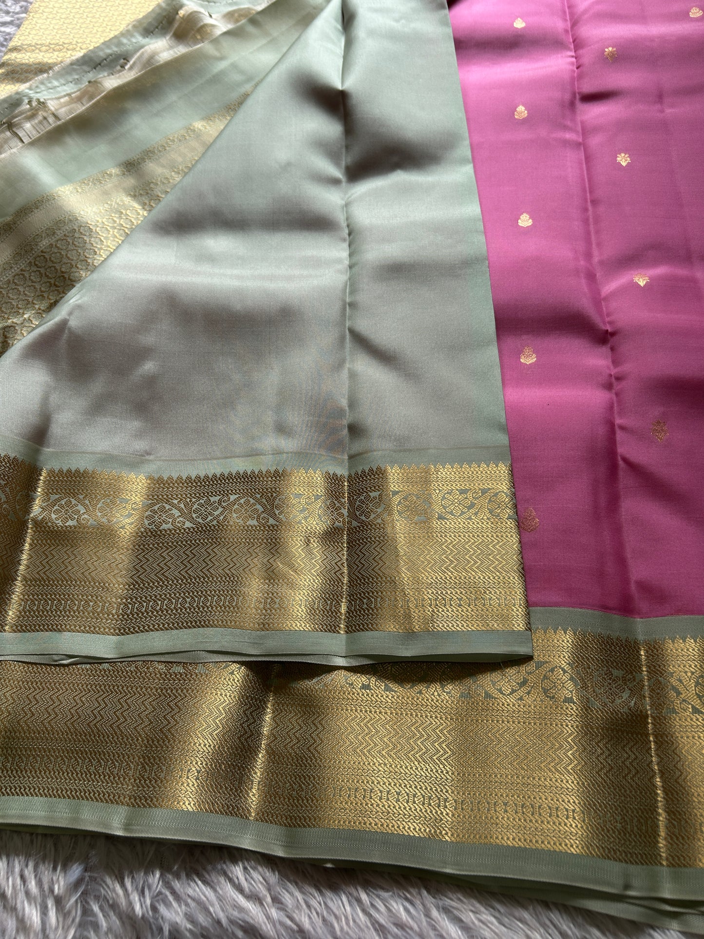 Harusha (2D) : Baby pink-silver grey