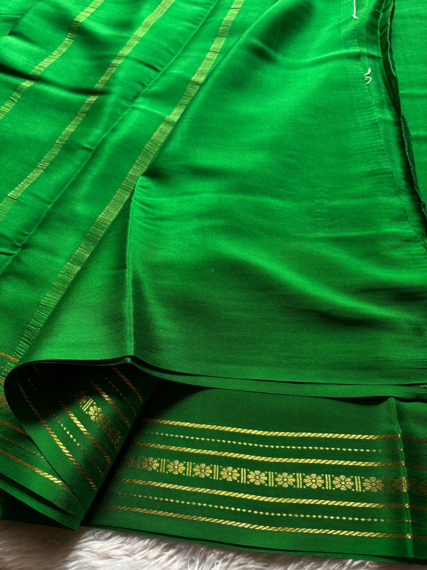 Mallige : Solid Leaf green
