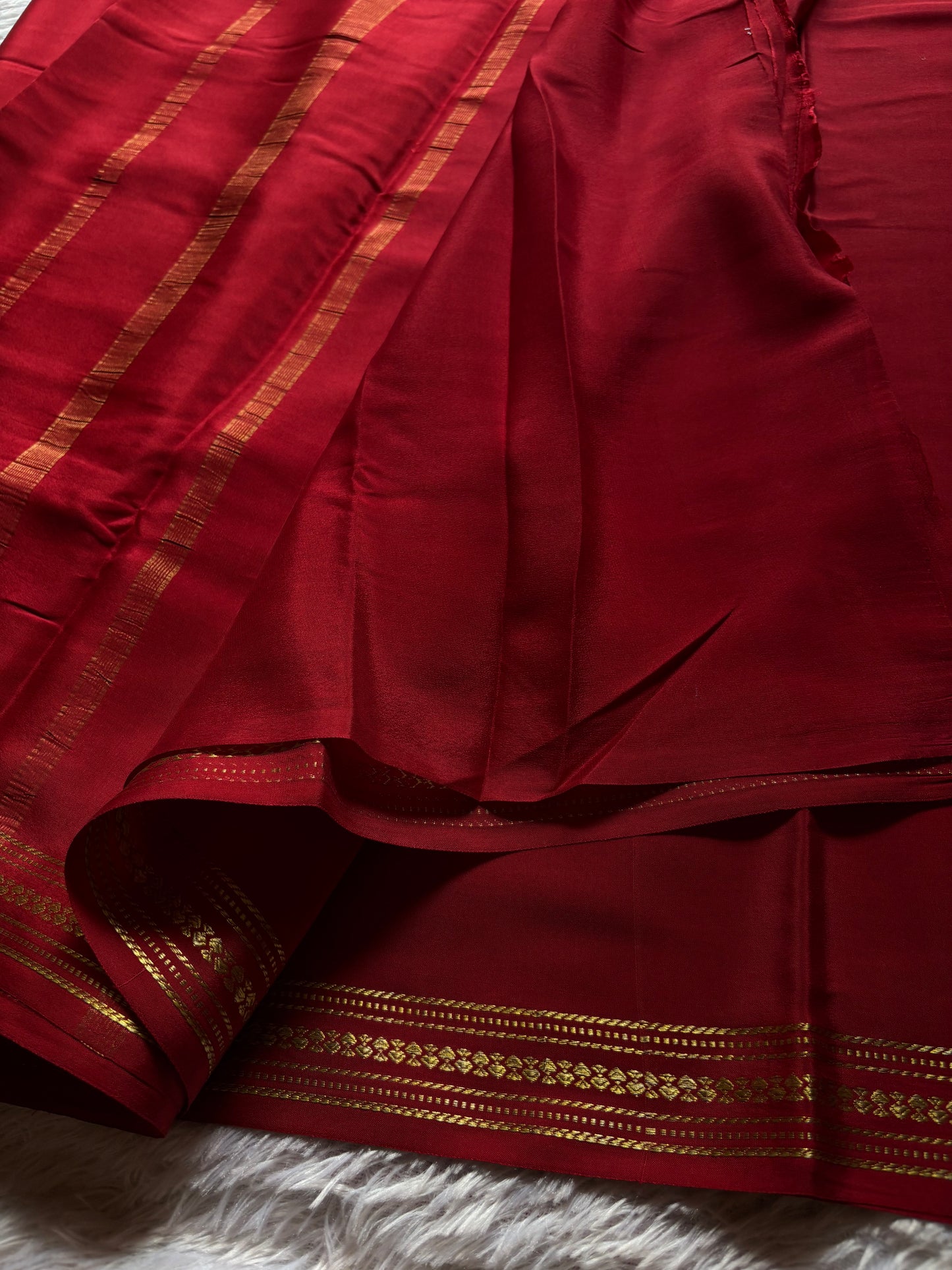 Sampige : Solid Dark red