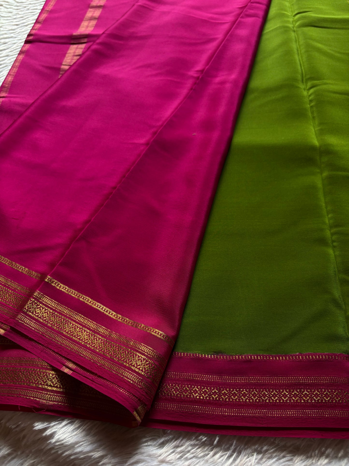 Shailaja (2D) : Mehendi green-rani pink