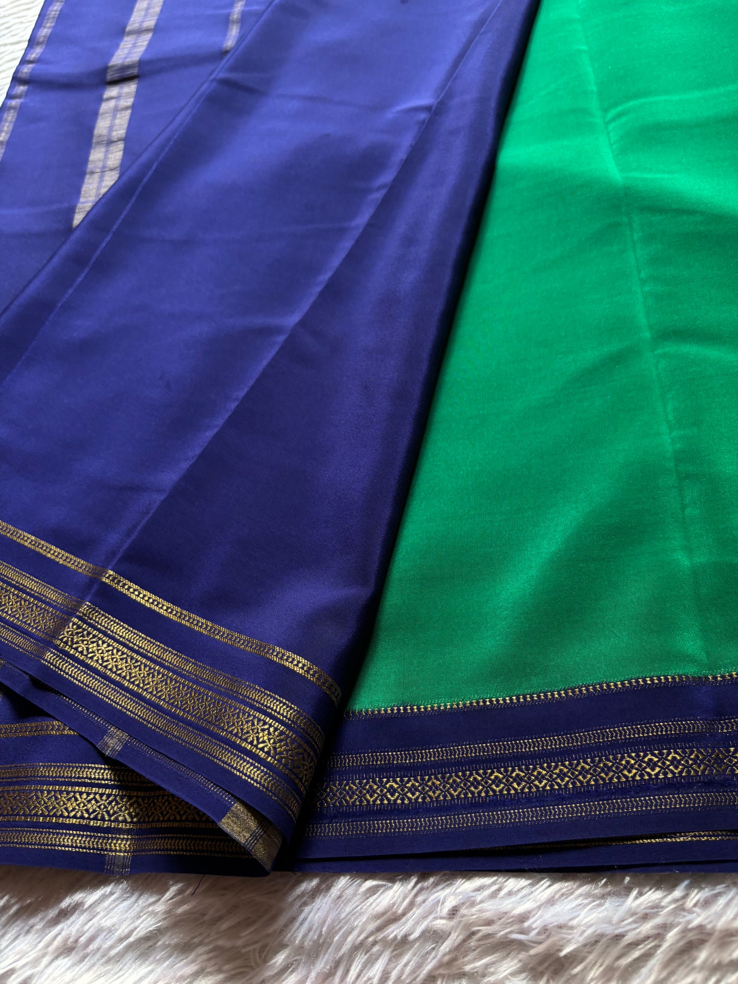 Shailaja (2D) : Emerald green-navy blue