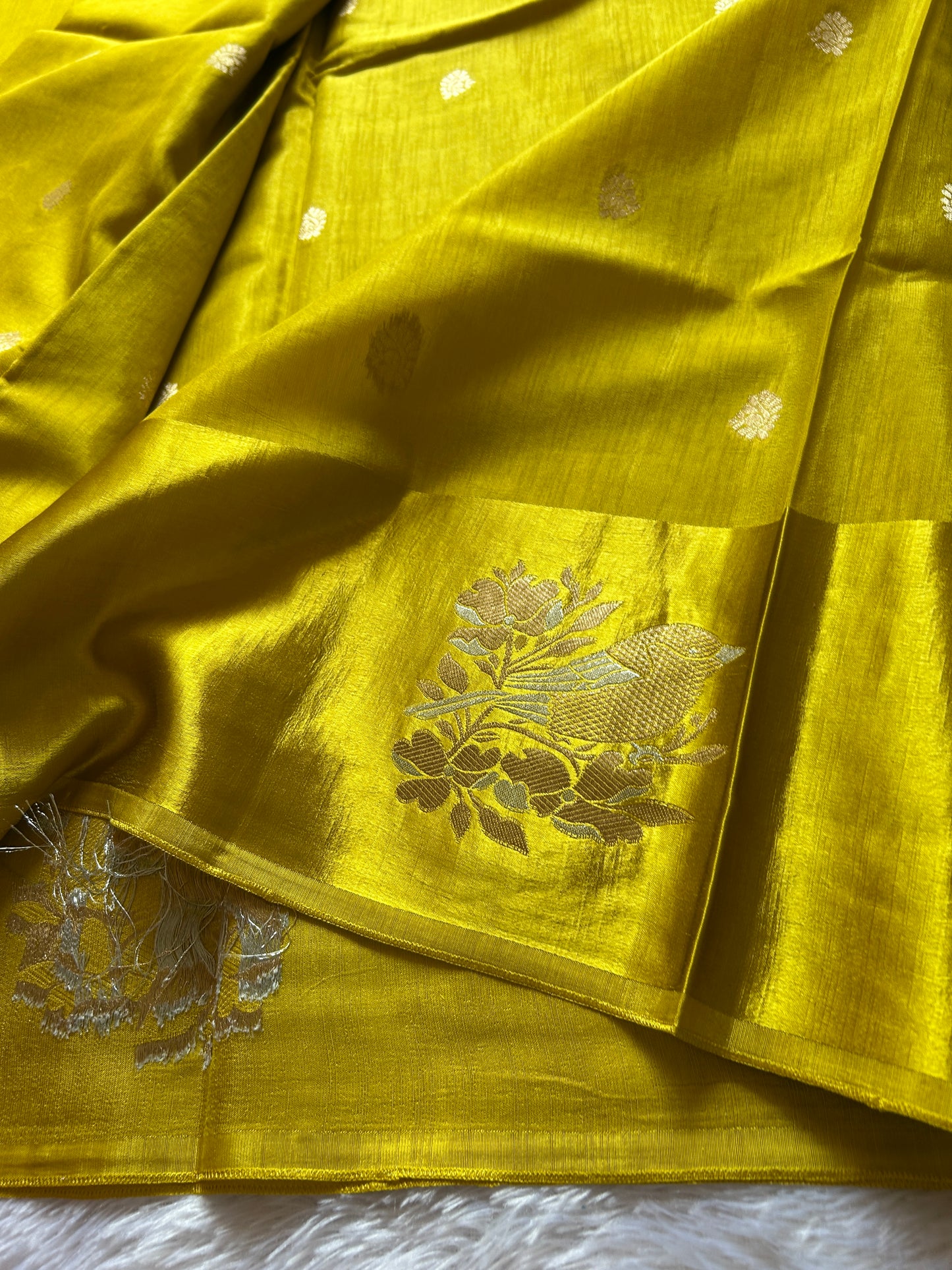 Semi raw mango: Olive yellow