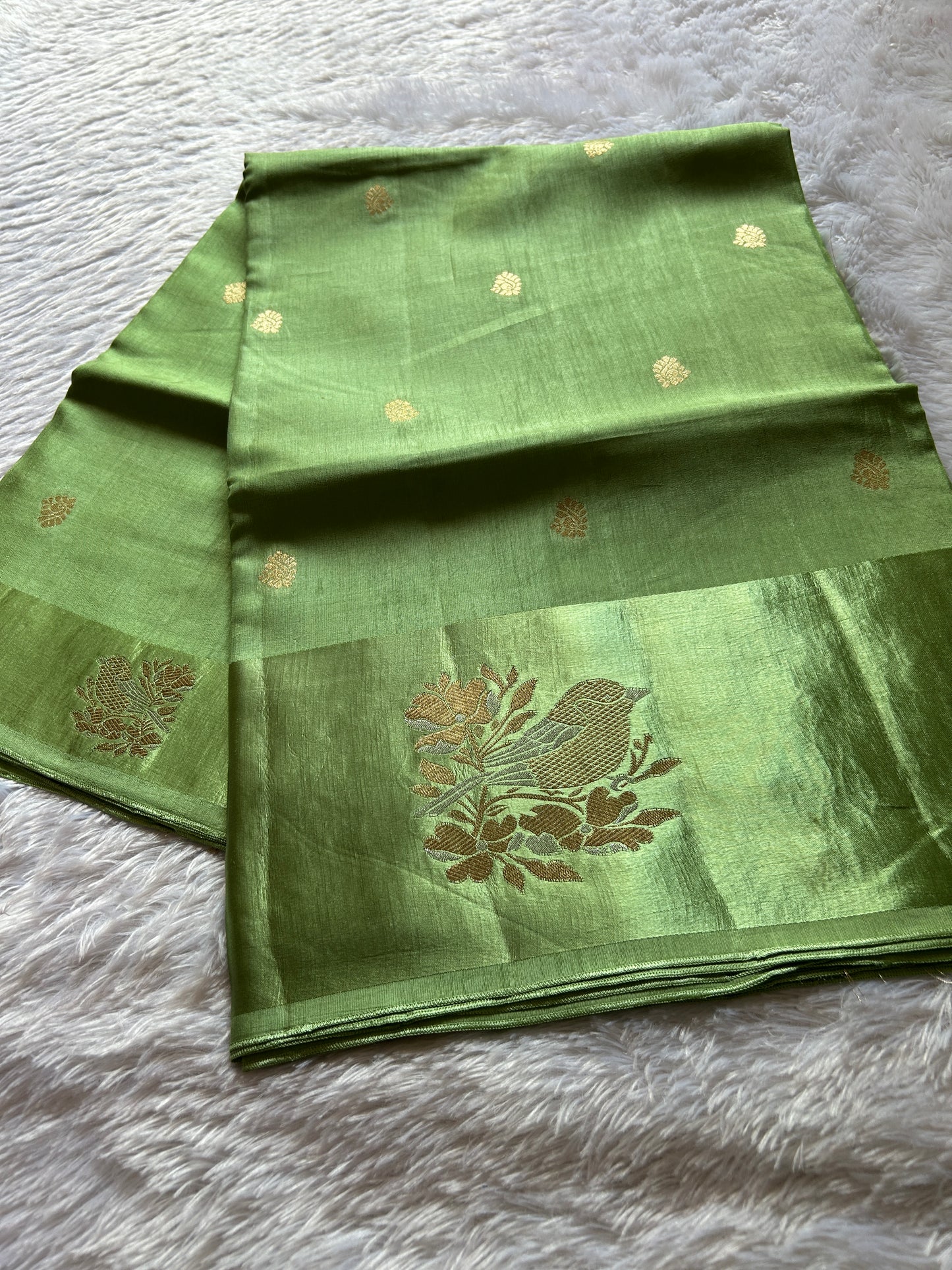 Semi raw mango: Pista green