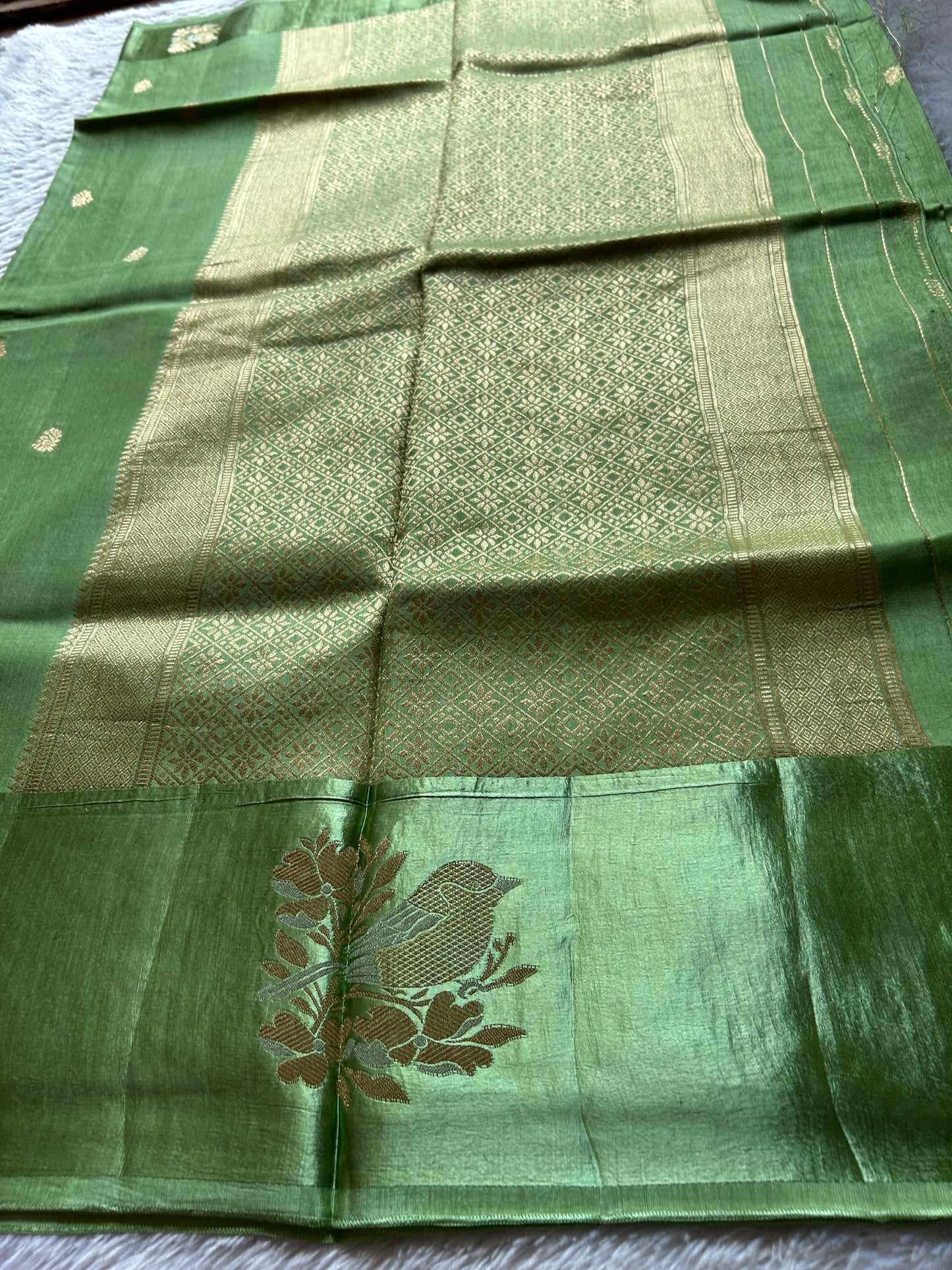 Semi raw mango: Pista green