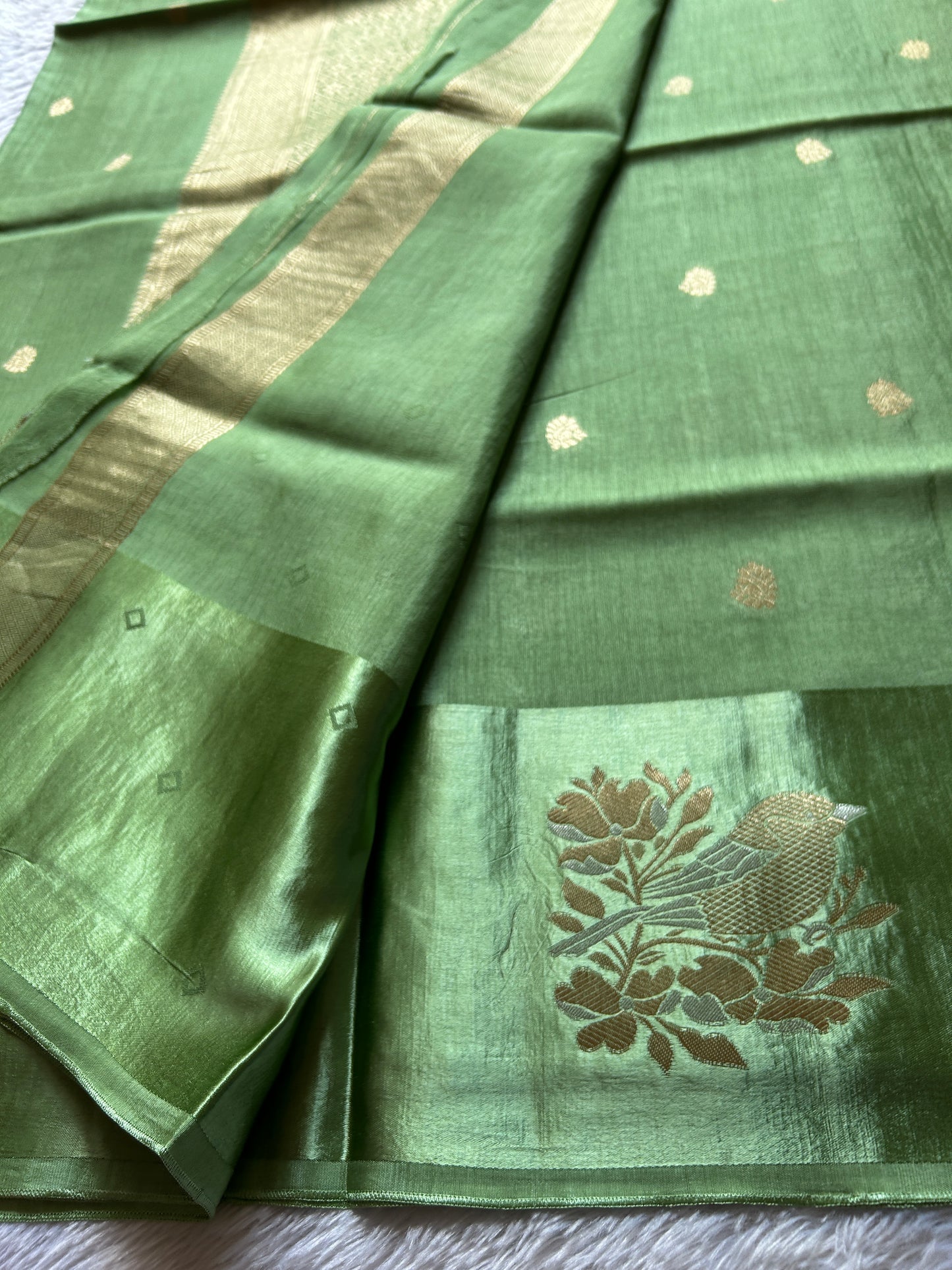 Semi raw mango: Pista green