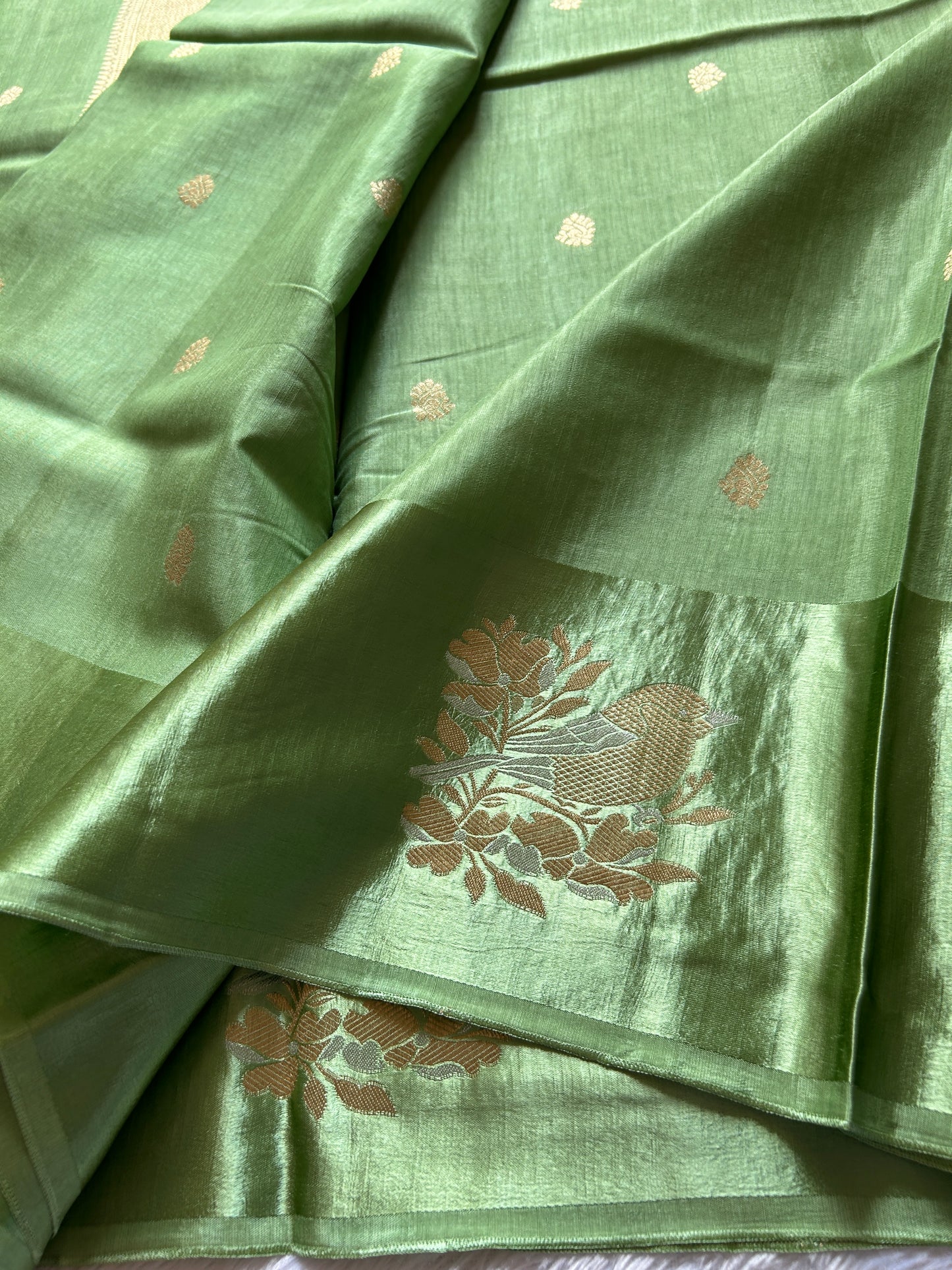 Semi raw mango: Pista green