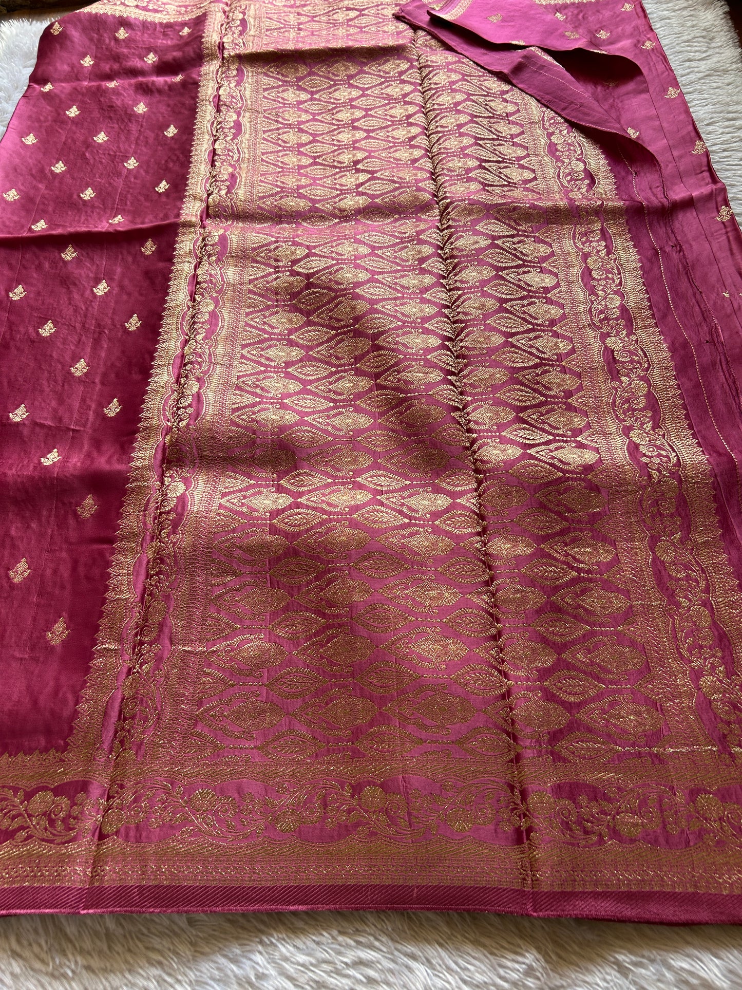 Soft Satin Mashru : Solid Hot pink