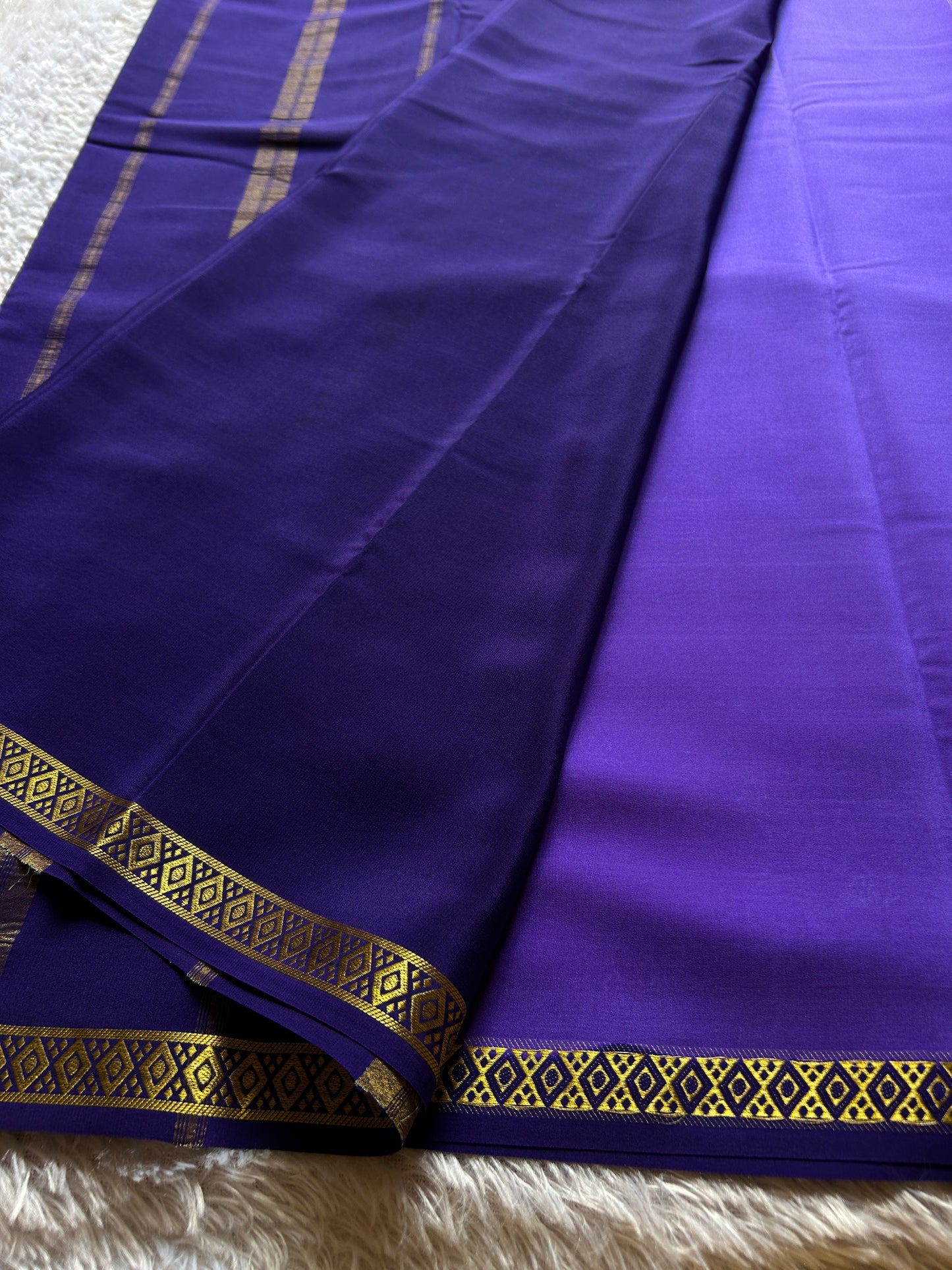 Nikhila (2D) : Violet blue-navy blue
