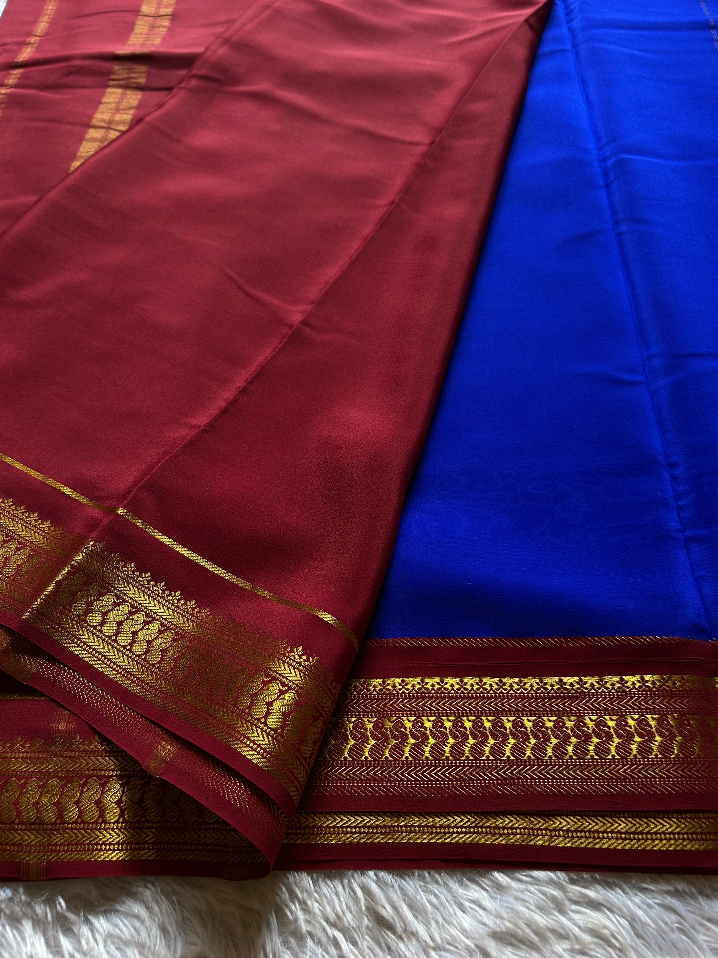 Mayuri (2D) : Royal blue-maroon