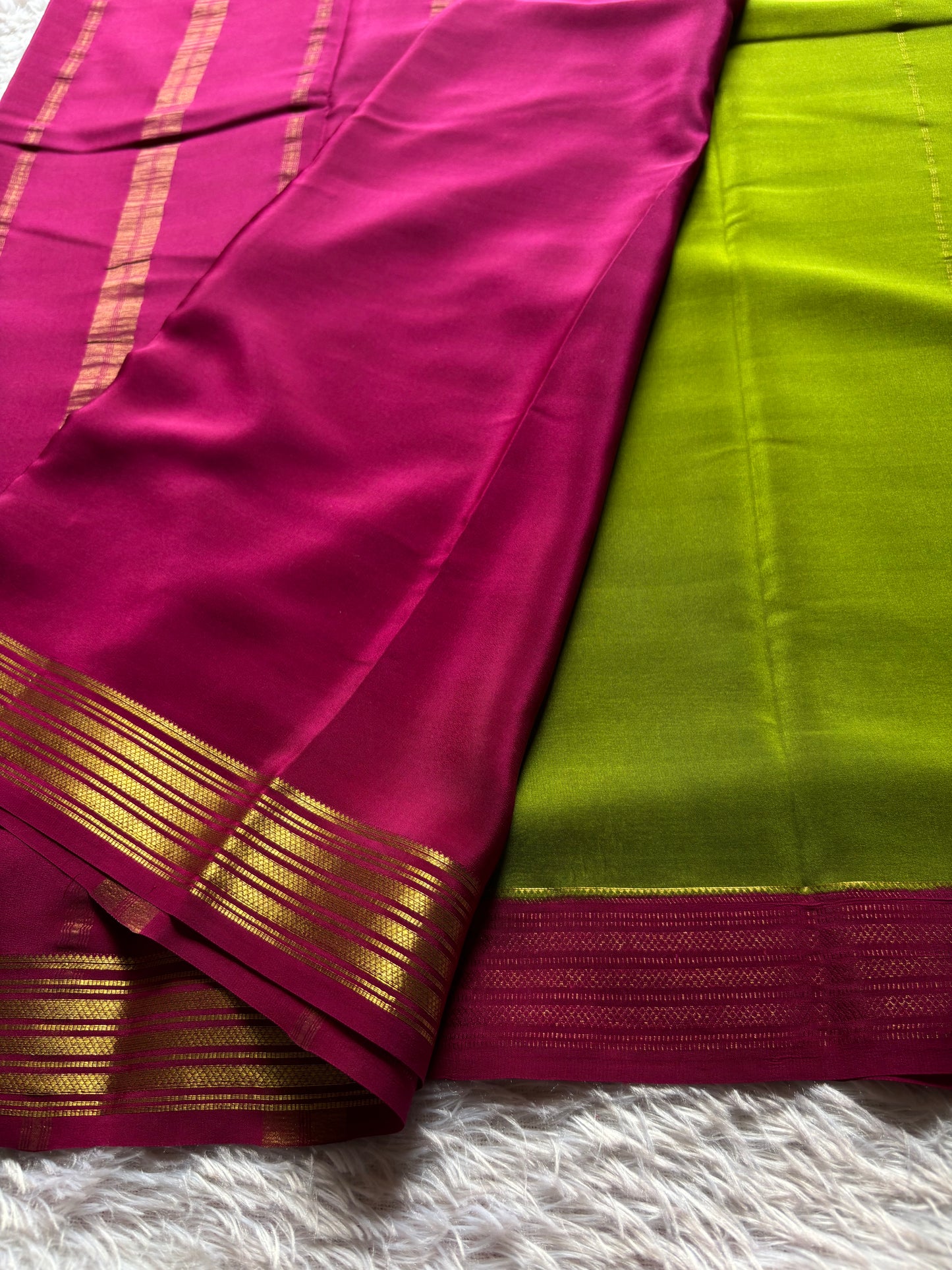 Ananya (2D) : Mehendi green-rani pink
