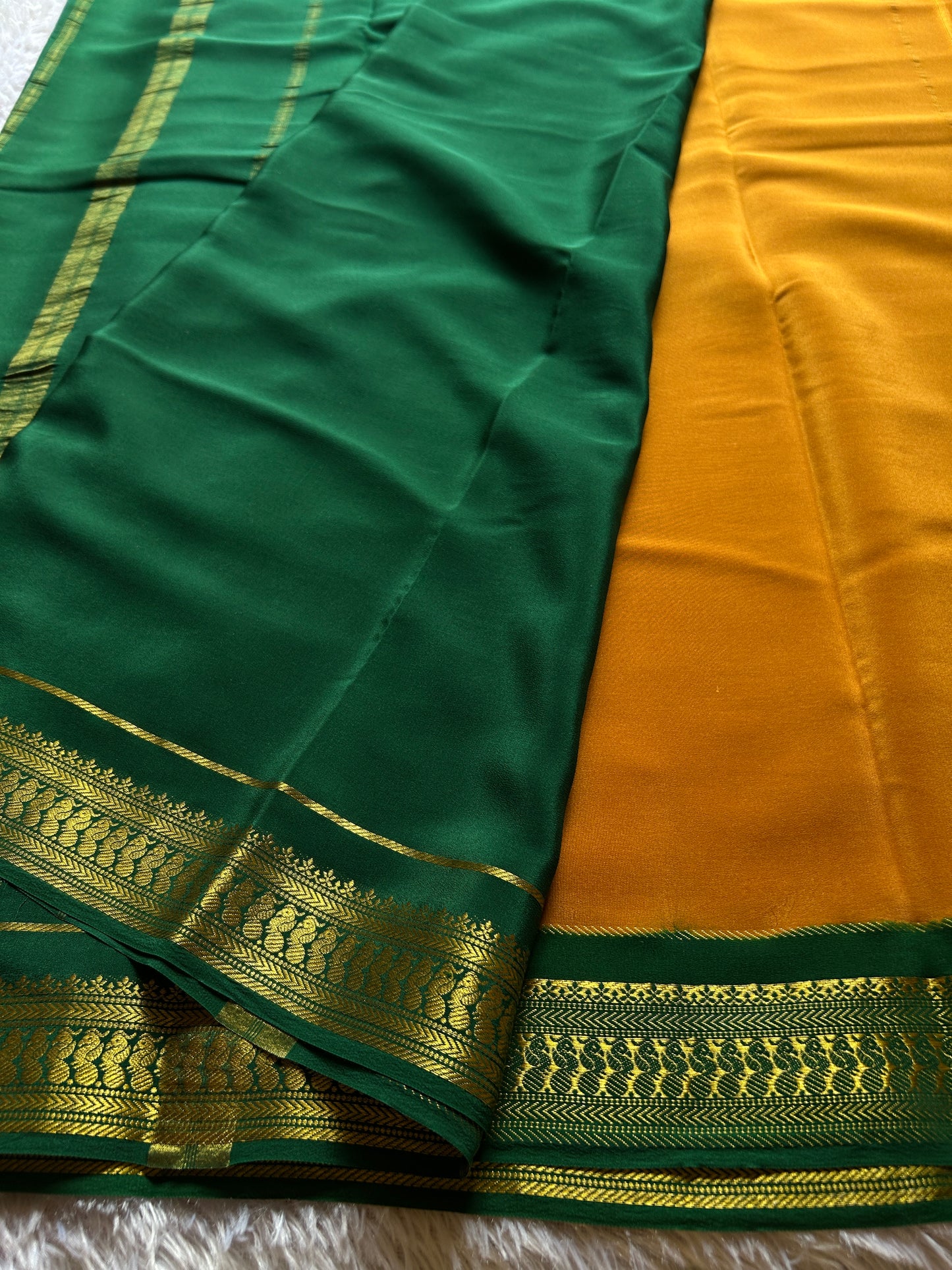 Mayuri (2D) : Golden yellow-bottle green