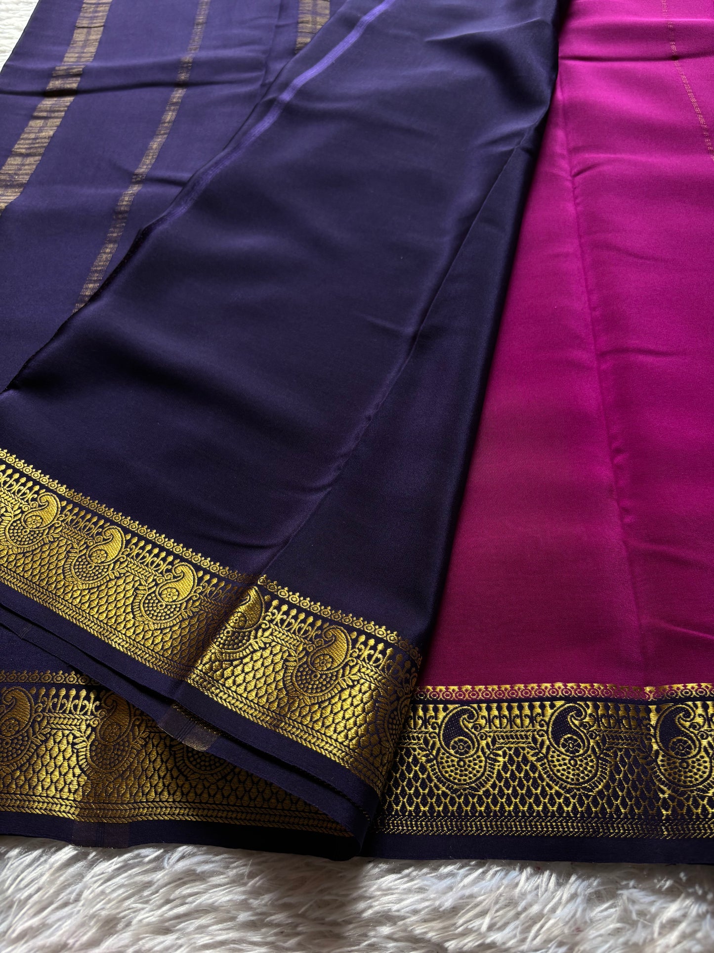 Swarna (2D) : Magenta-navy blue