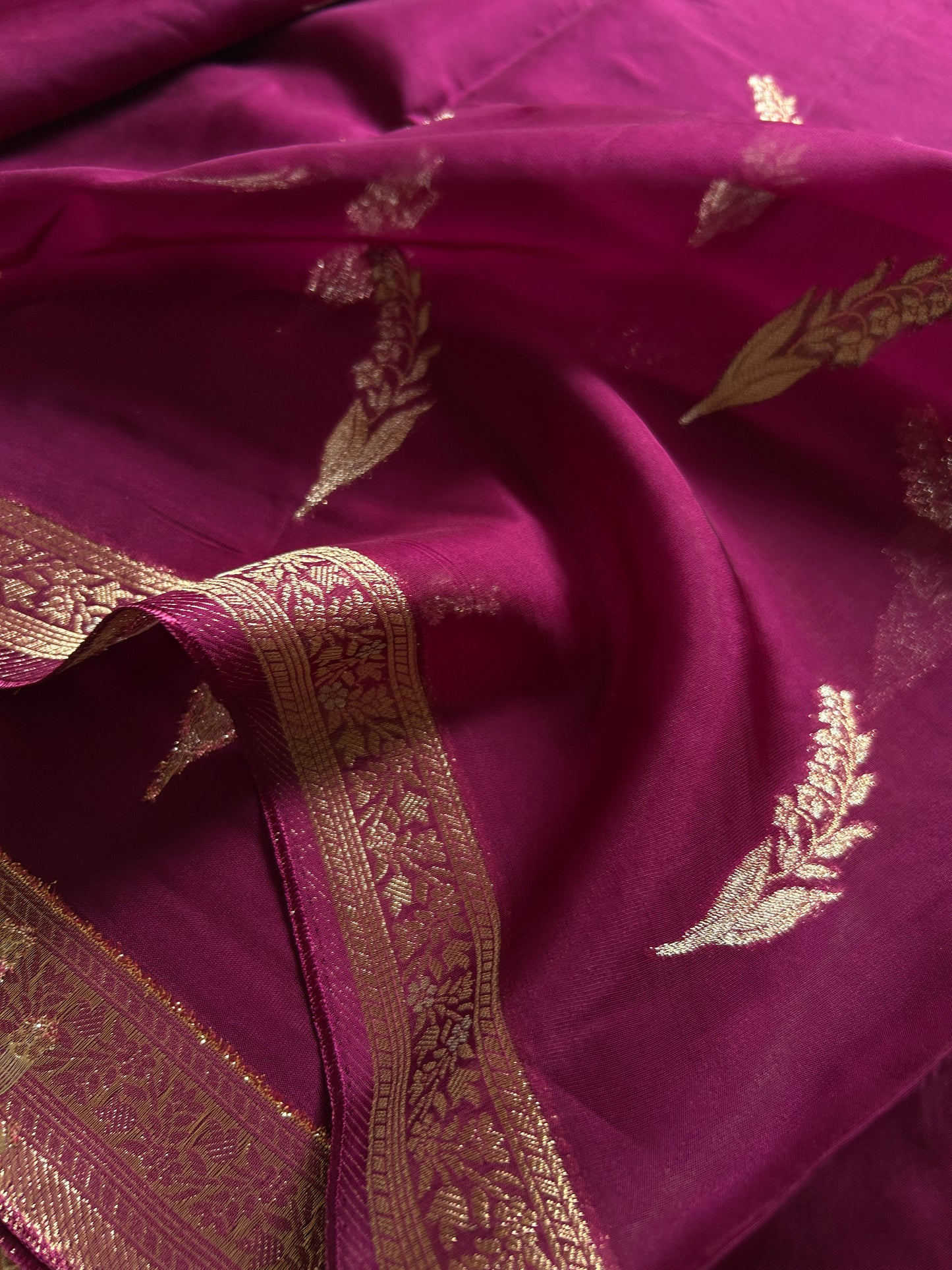 Soft Organza : Solid Maroon