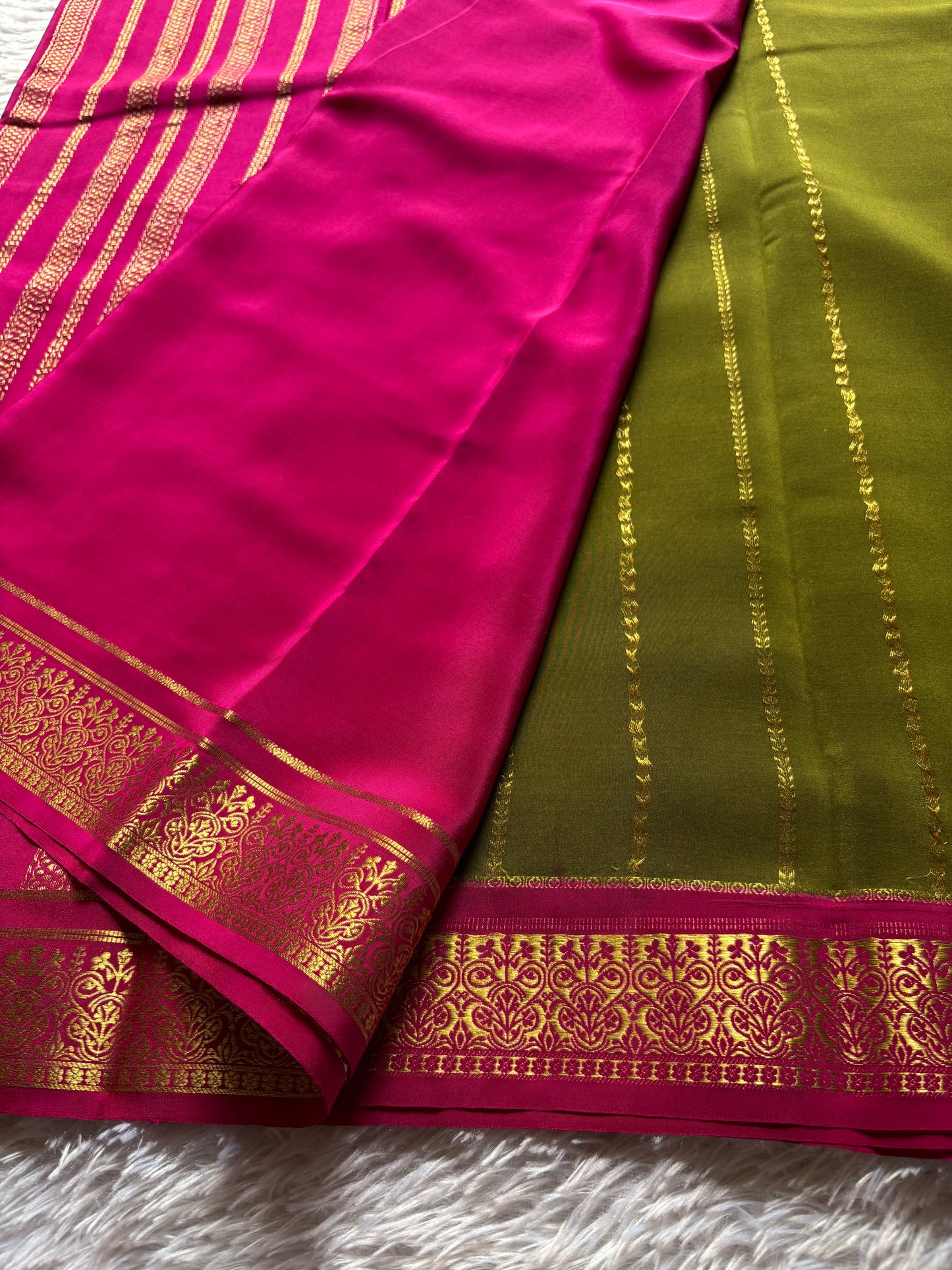 Anila (2D) : Moss green-rani pink
