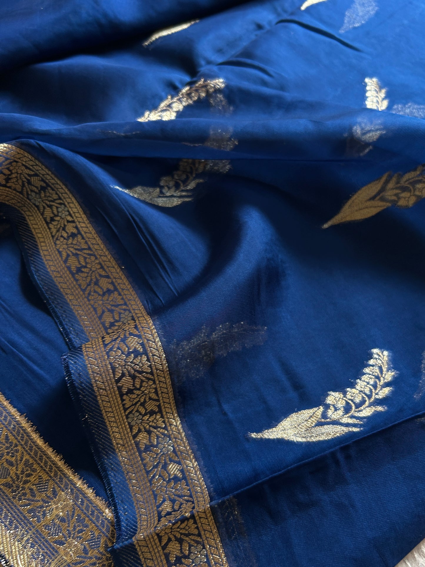 Soft Organza : Solid Sapphire blue