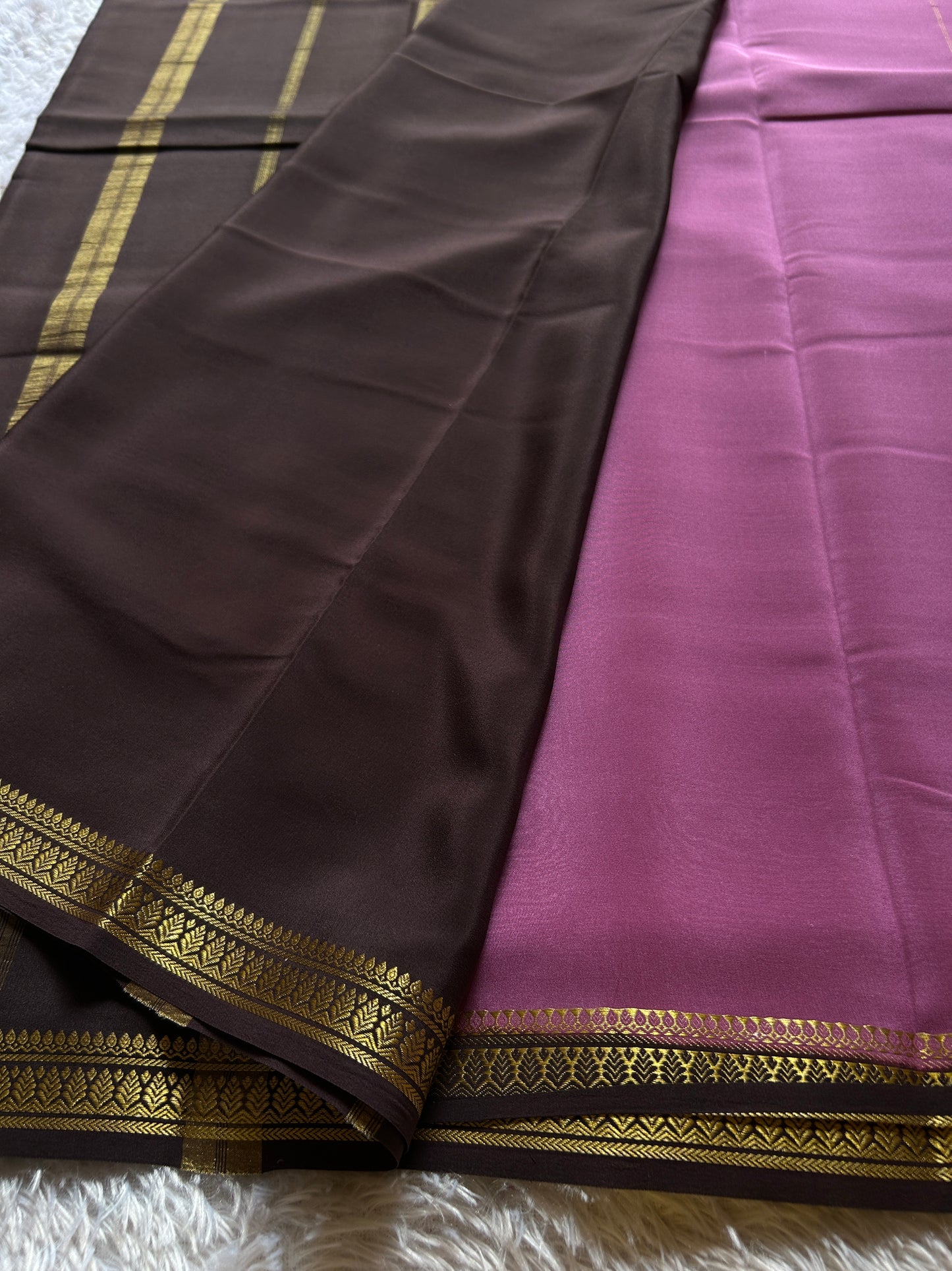 Jyothi (2D) : Mauve pink-deep brown